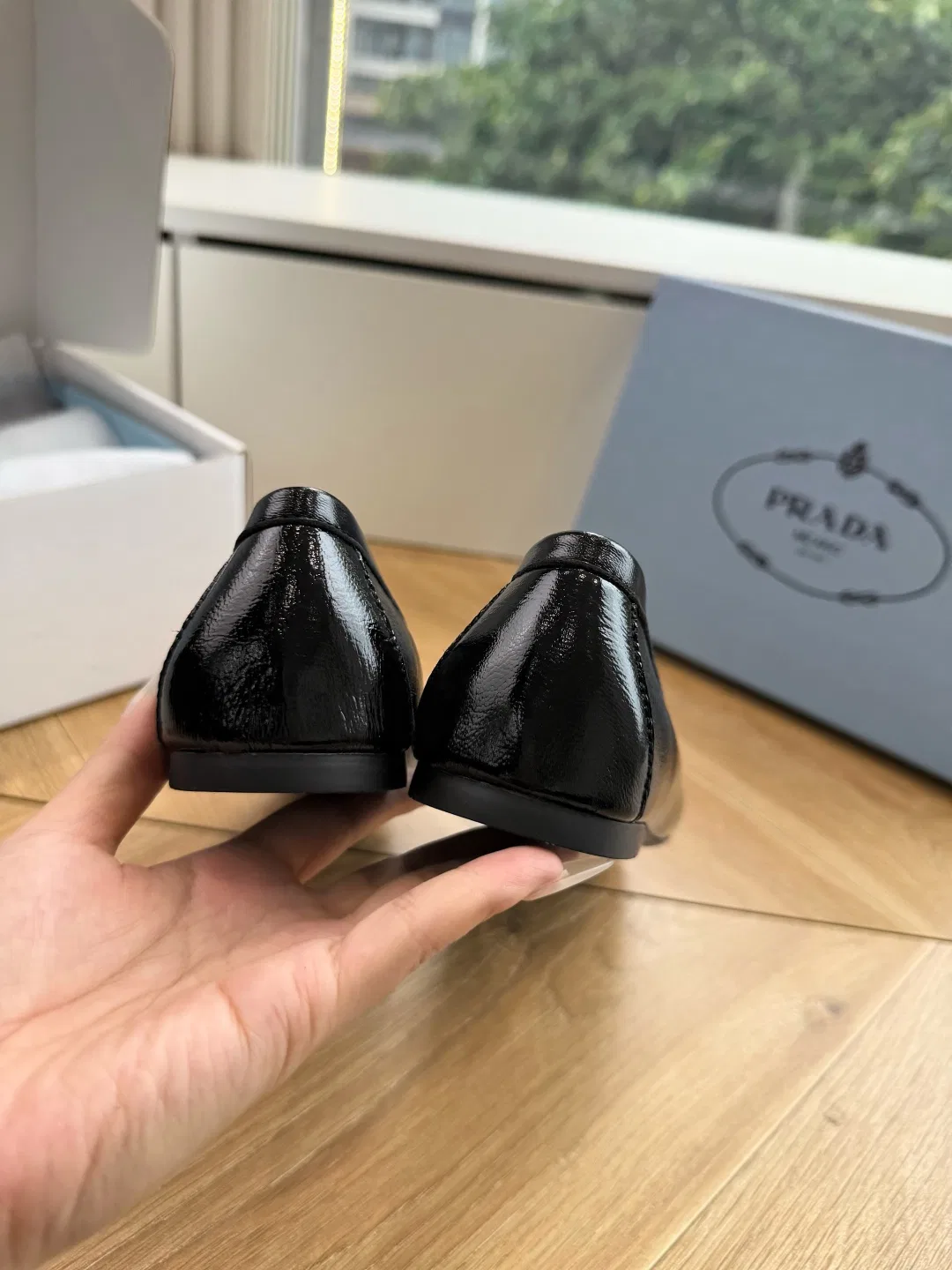 PRA 27FW EJEUHTT 040 플랫슈즈 39