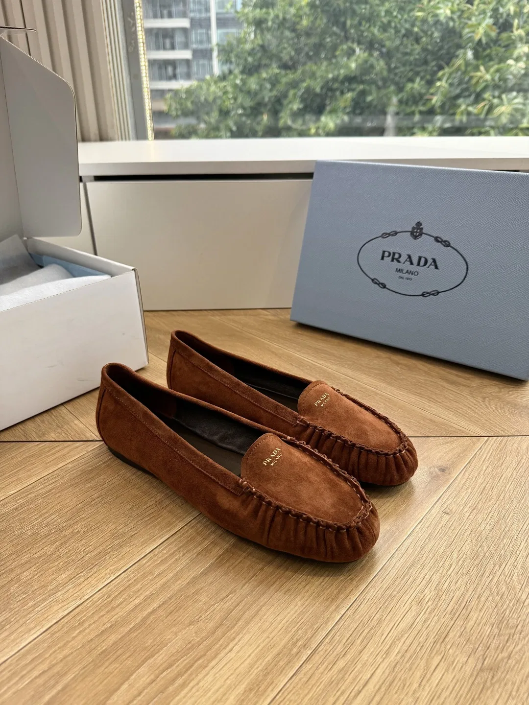 PRA 27FW EJEUHTT 040 플랫슈즈 43