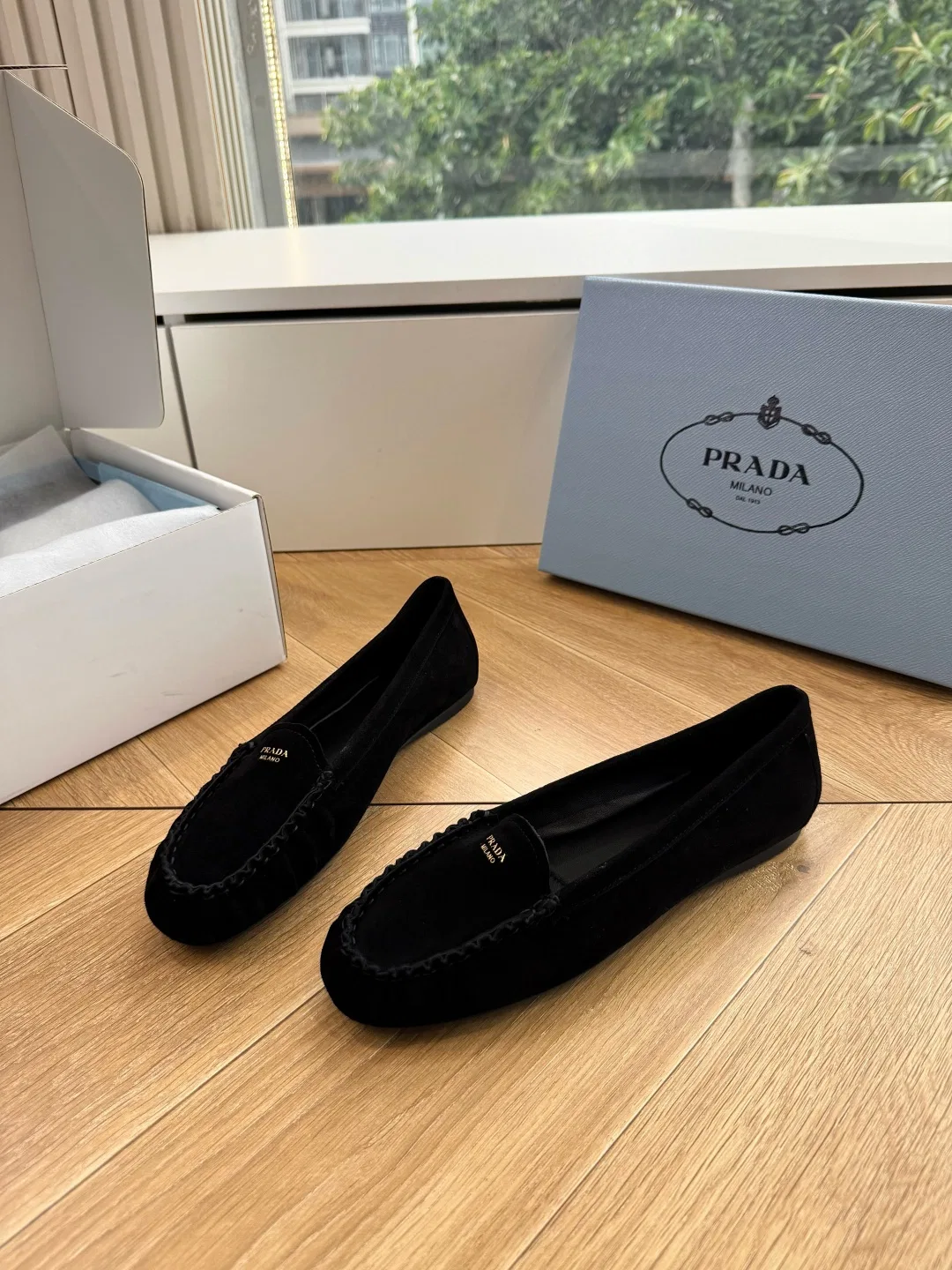 PRA 27FW EJEUHTT 040 플랫슈즈 47