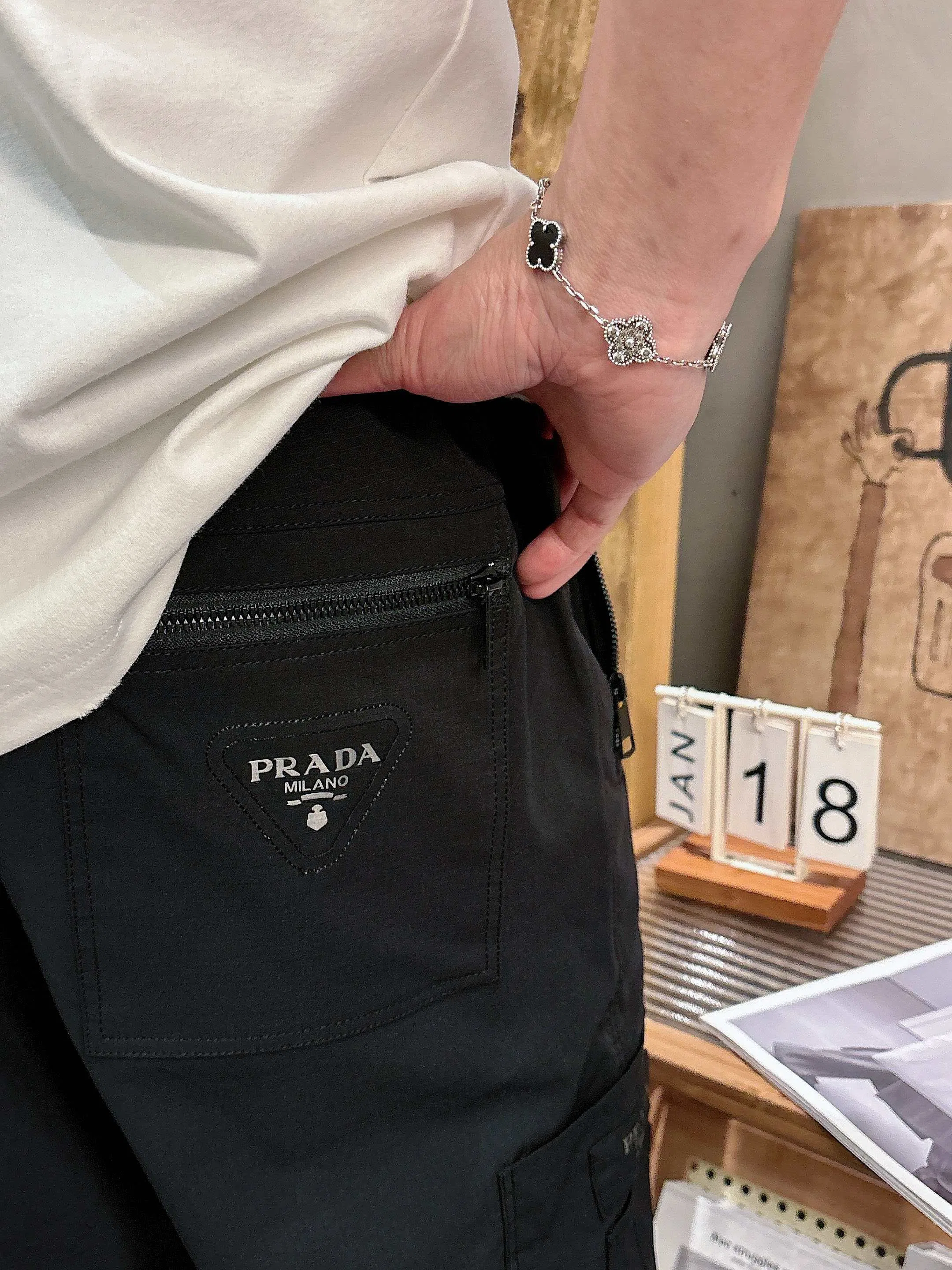 PRA 27FW OQFVSNB 029 스웻팬츠 11