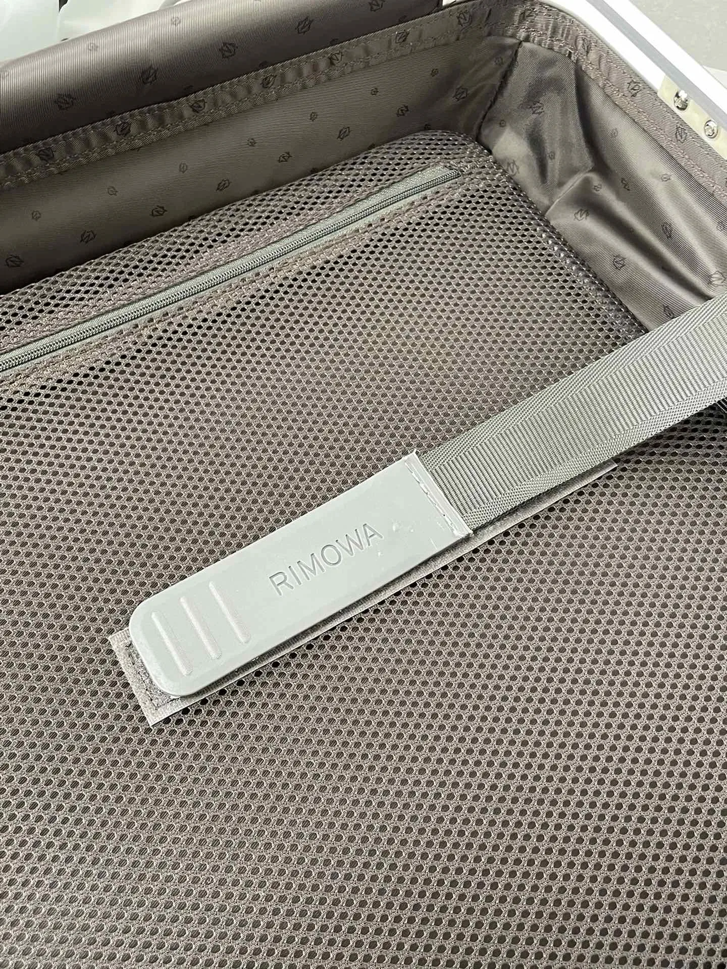 RIMOWA 27FW MNMWFBJ 002 캐리어 20
