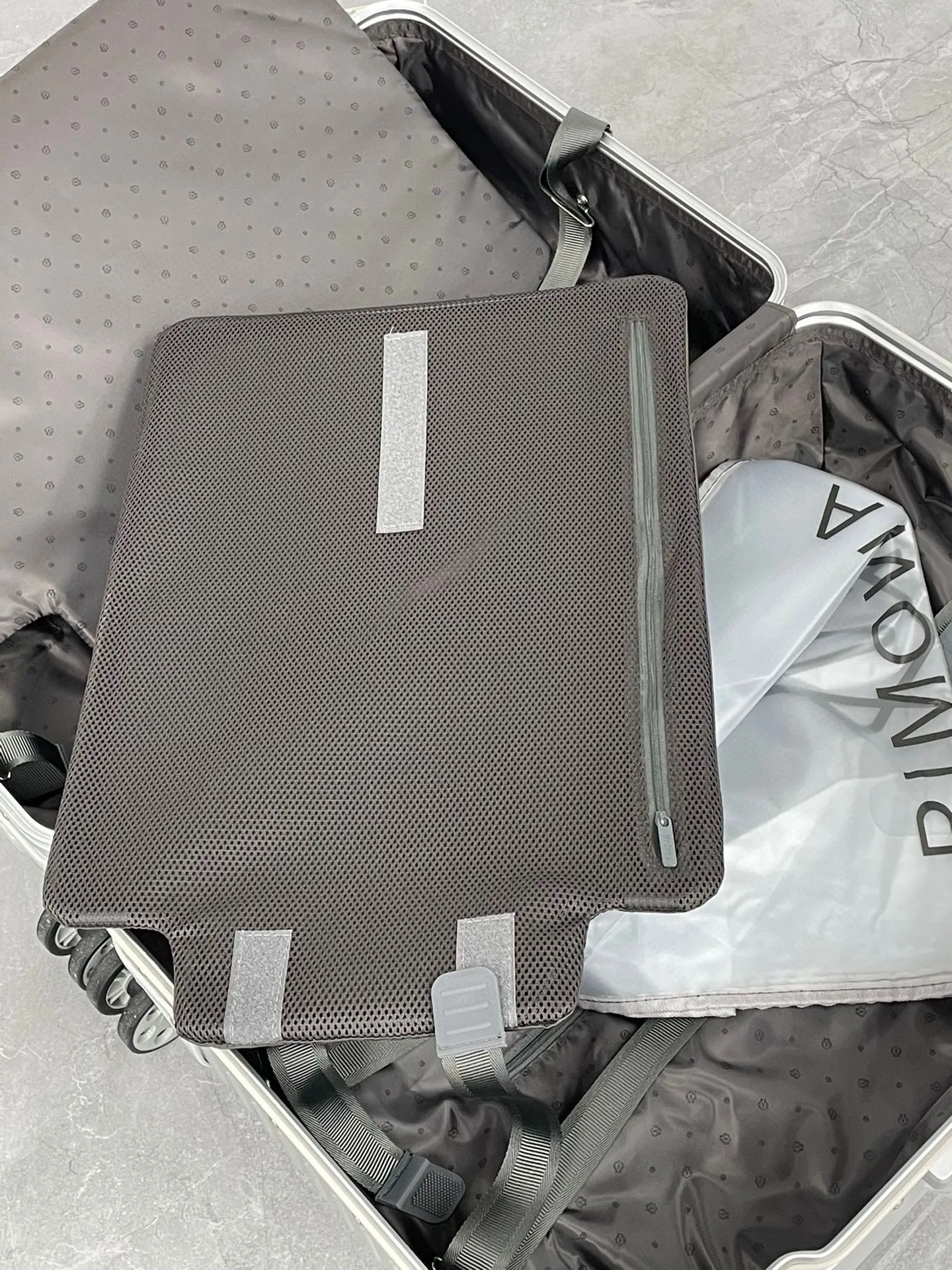 RIMOWA 27FW MNMWFBJ 002 캐리어 21