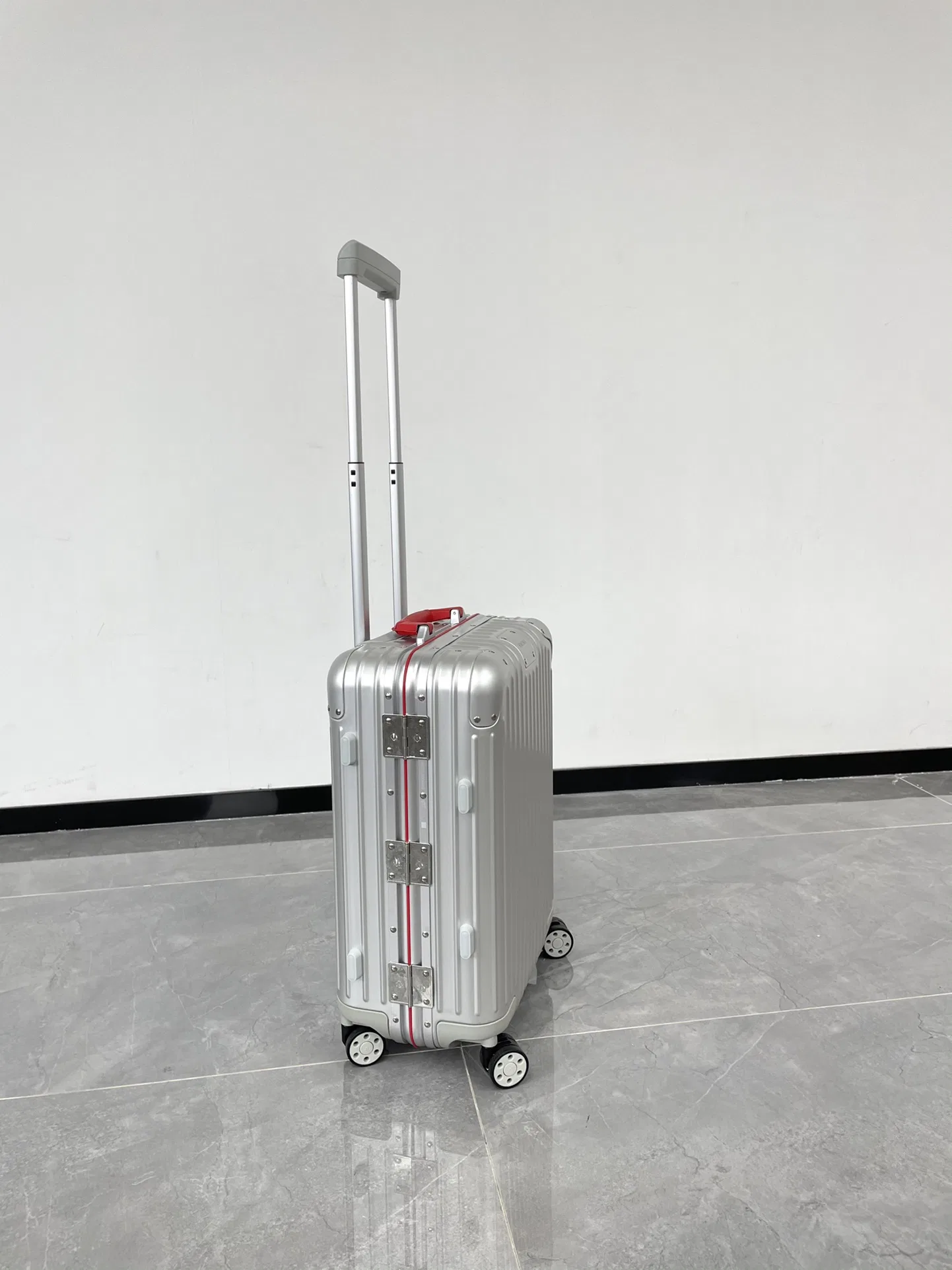 RIMOWA 27FW MNMWFBJ 003 캐리어 21