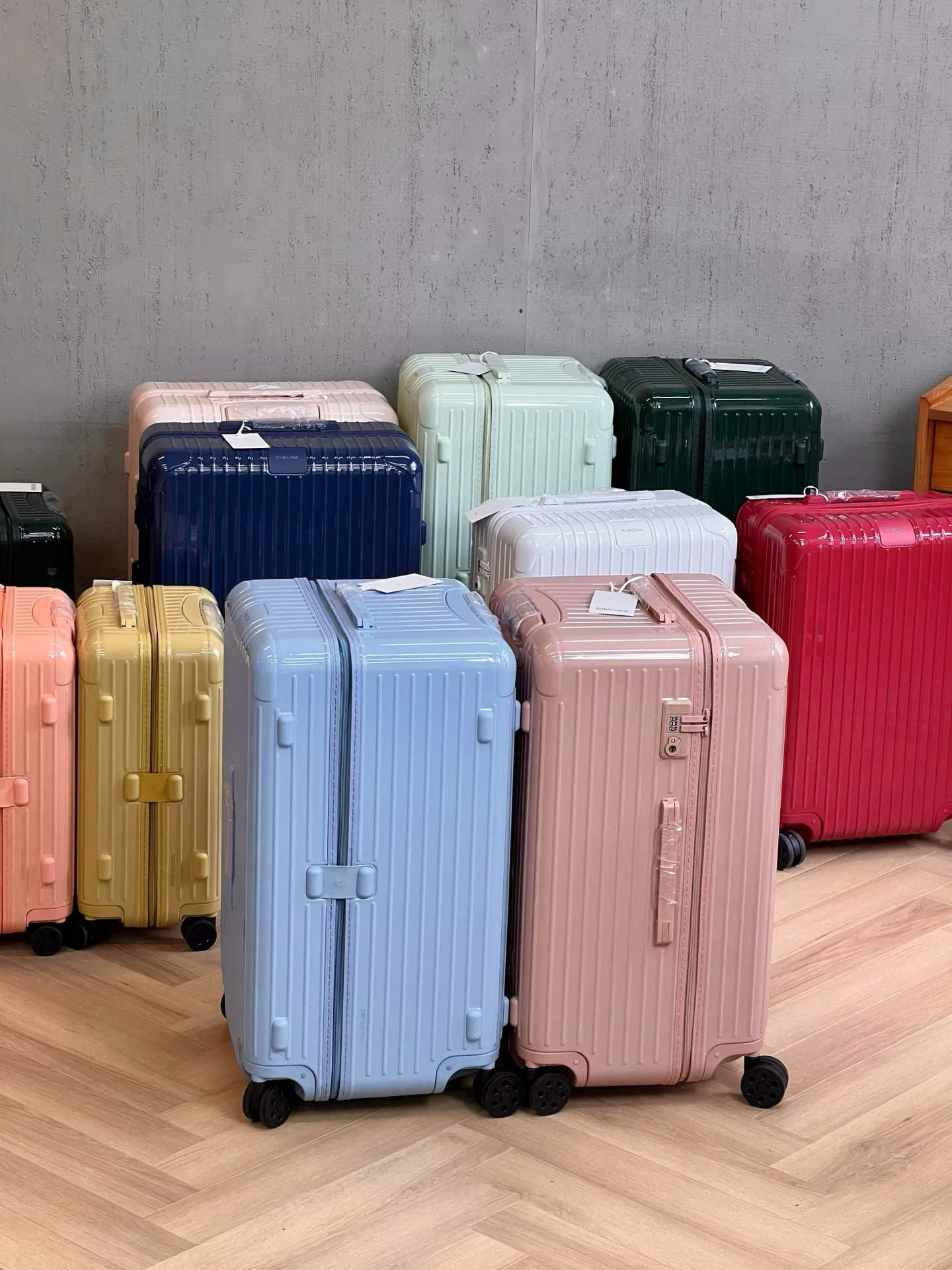 RIMOWA 27FW MNMWFBJ 004 캐리어 8