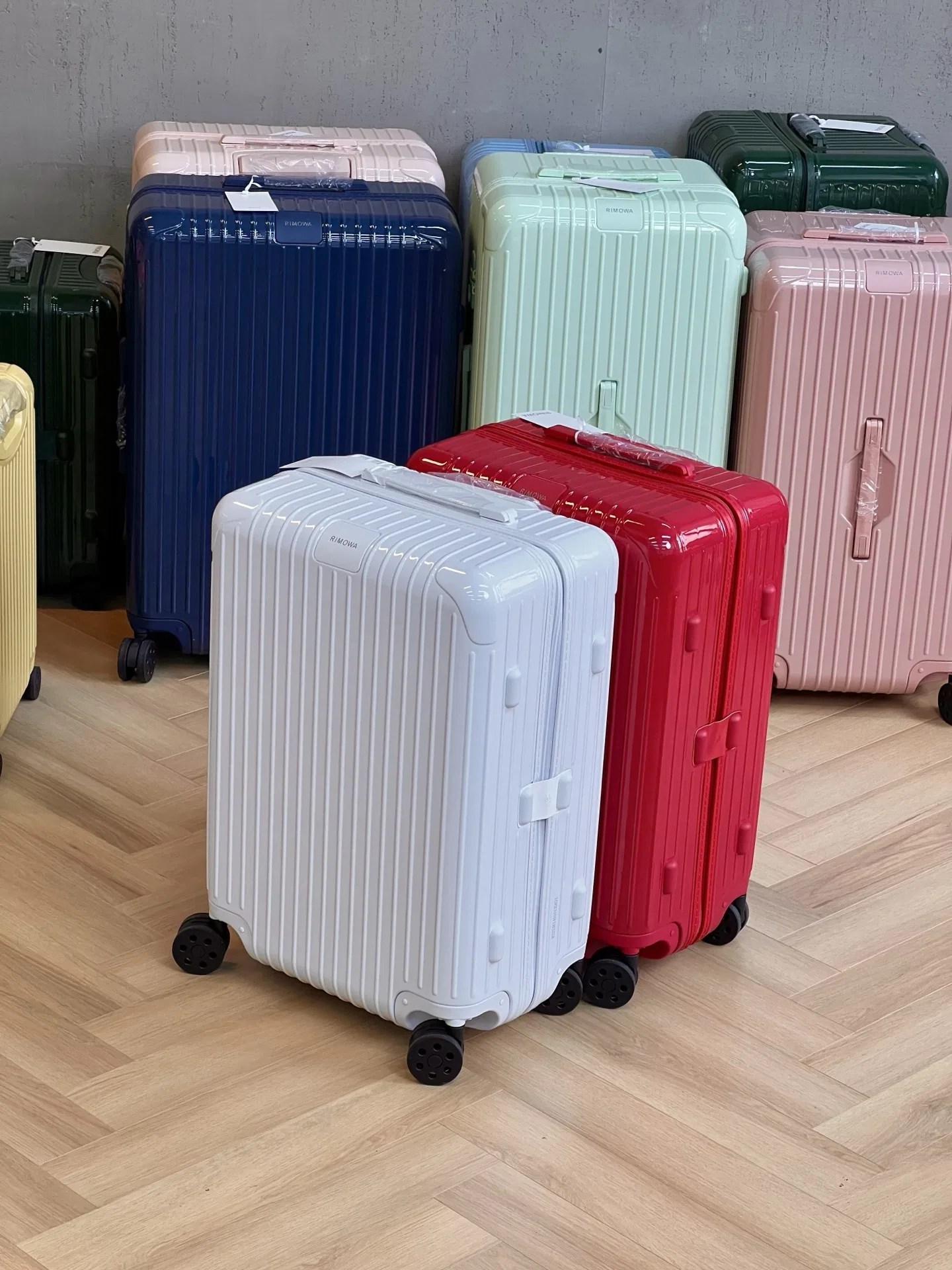 RIMOWA 27FW MNMWFBJ 004 캐리어 7