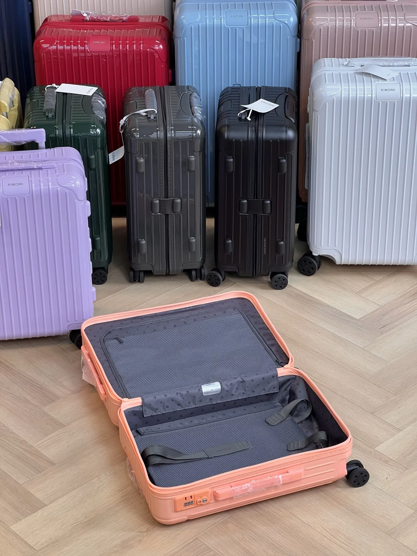 RIMOWA 27FW MNMWFBJ 004 캐리어 17