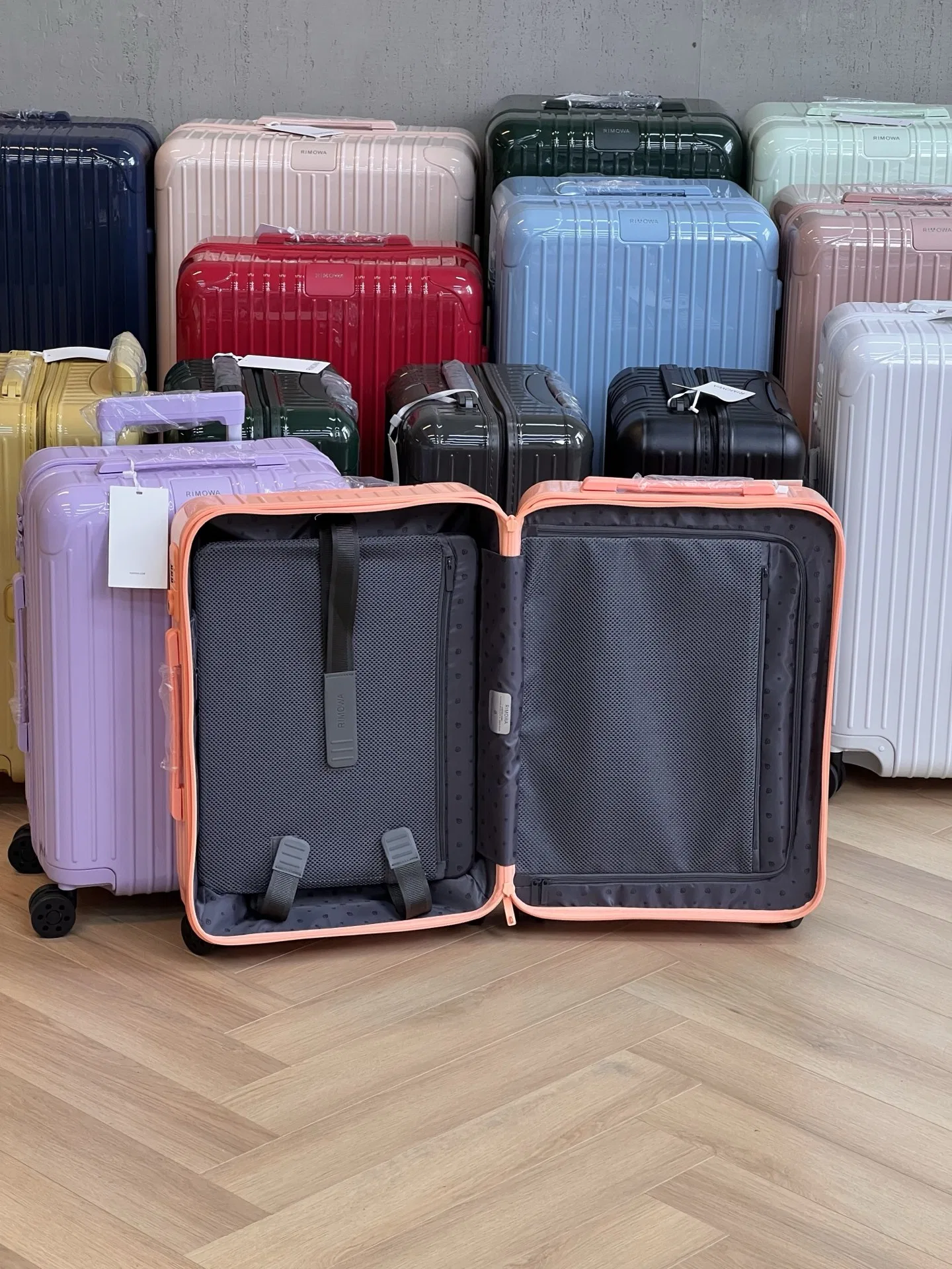 RIMOWA 27FW MNMWFBJ 004 캐리어 18