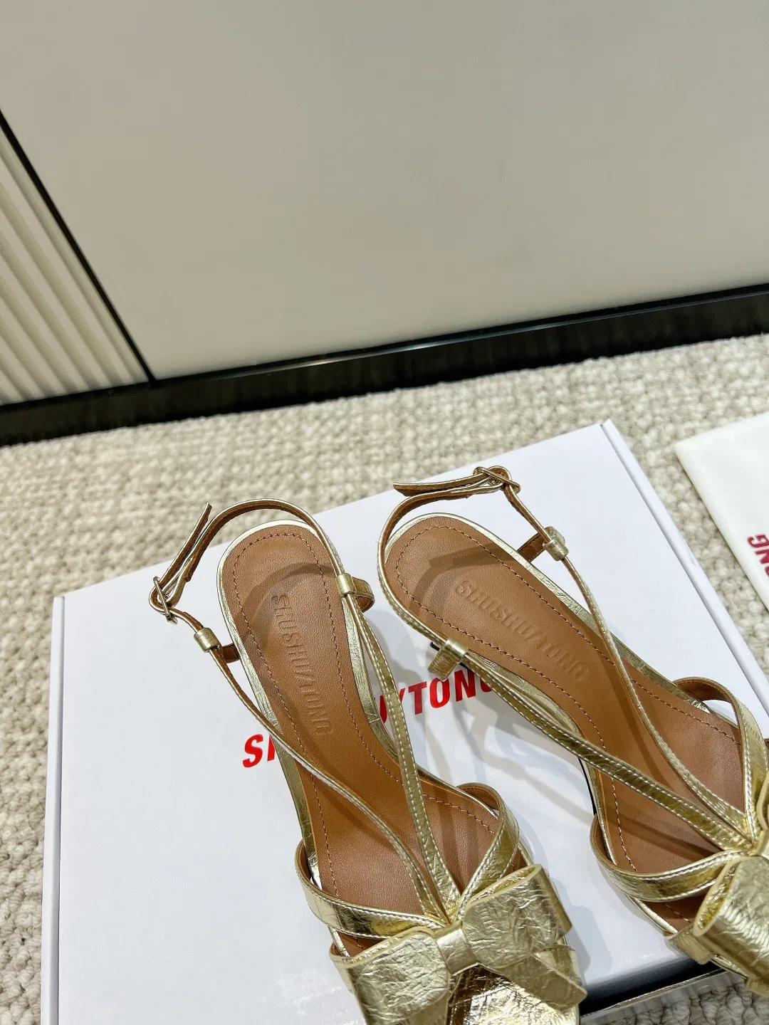 SHUSHUTONG 27FW UJECXGY 001 구두 25