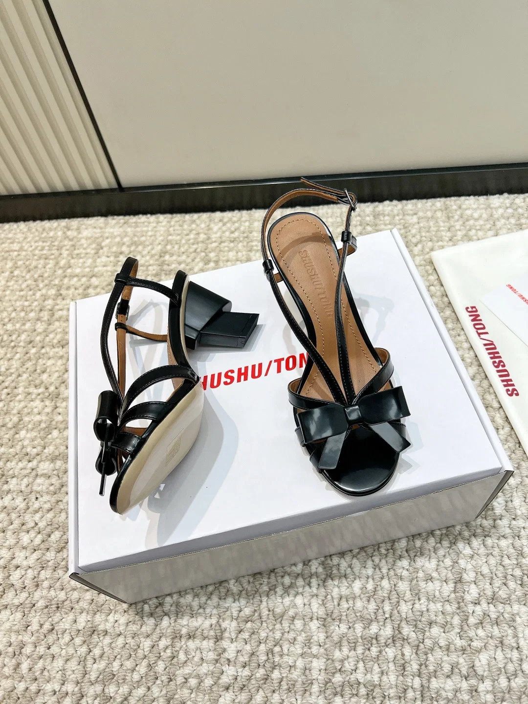SHUSHUTONG 27FW UJECXGY 002 구두 11