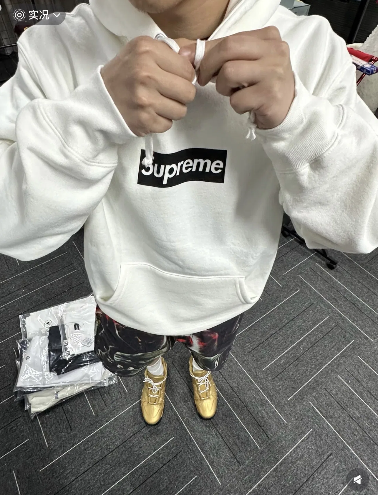 SUPRE 27FW NYZEWSF 014 후드 17