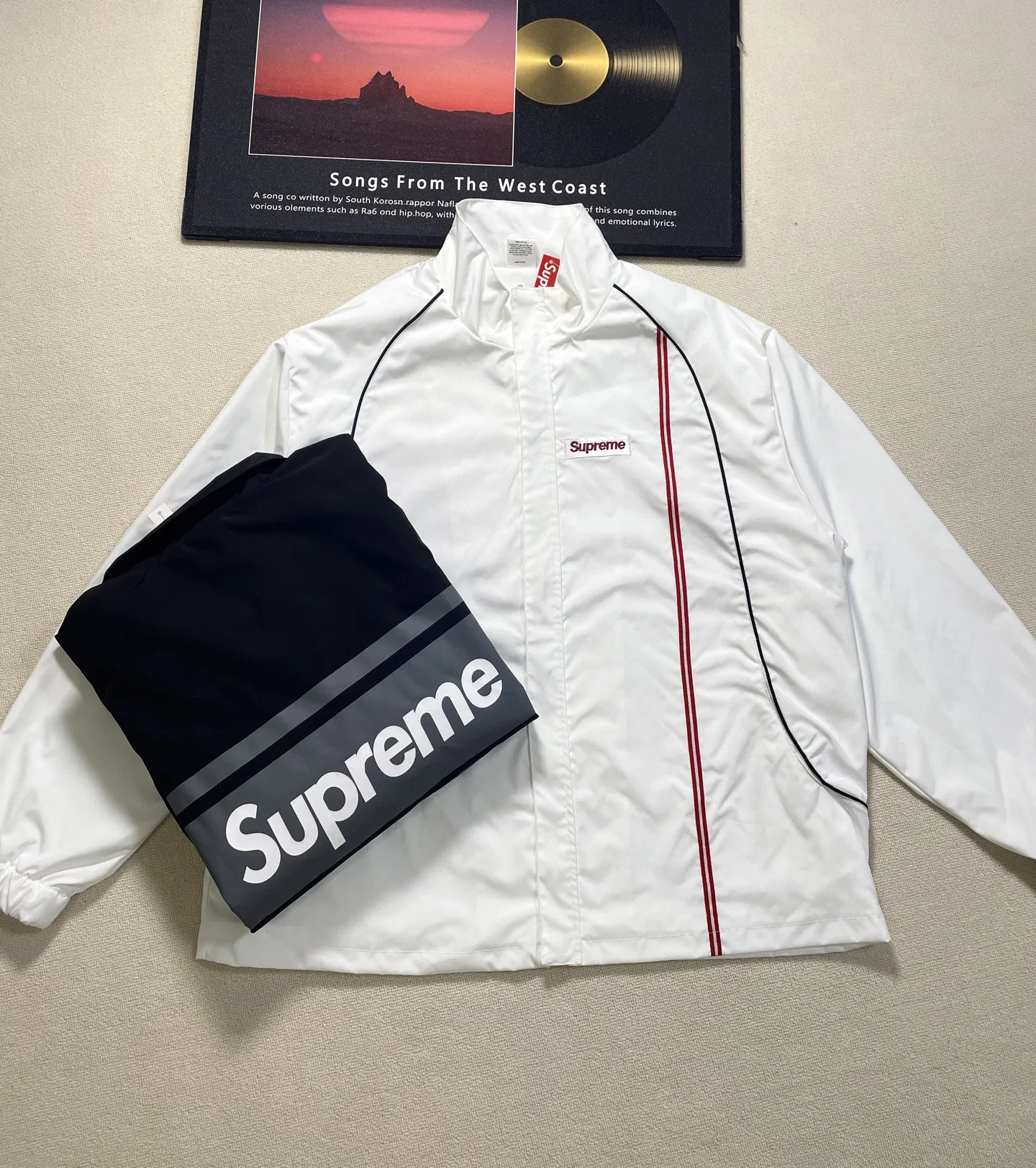 SUPRE 27FW NYZEWSF 041 자켓 9