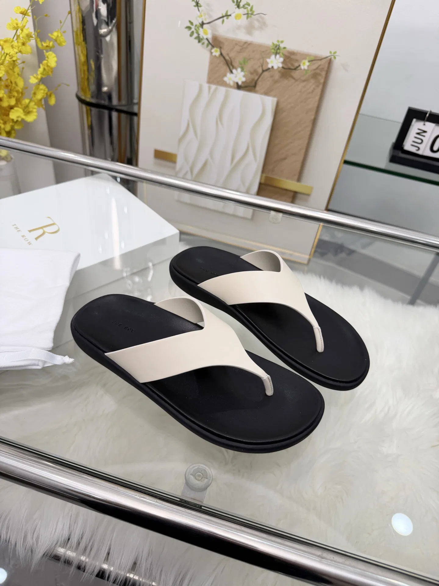 THEROW 27FW PNWXUCL 001 쪼리 13