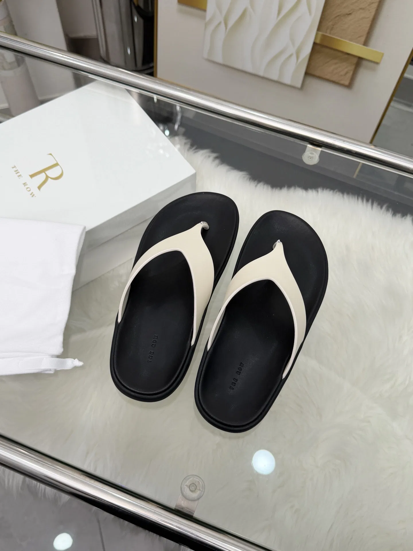 THEROW 27FW PNWXUCL 001 쪼리 14