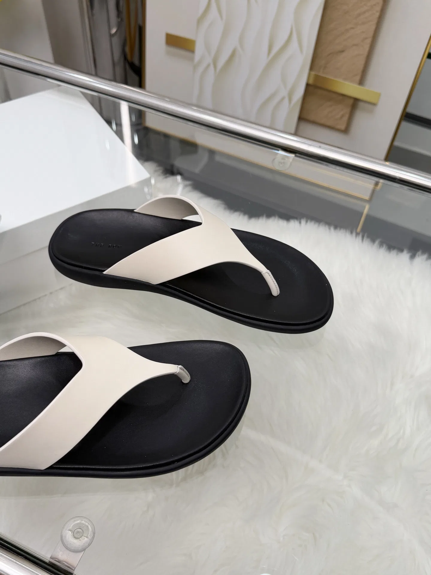 THEROW 27FW PNWXUCL 001 쪼리 15