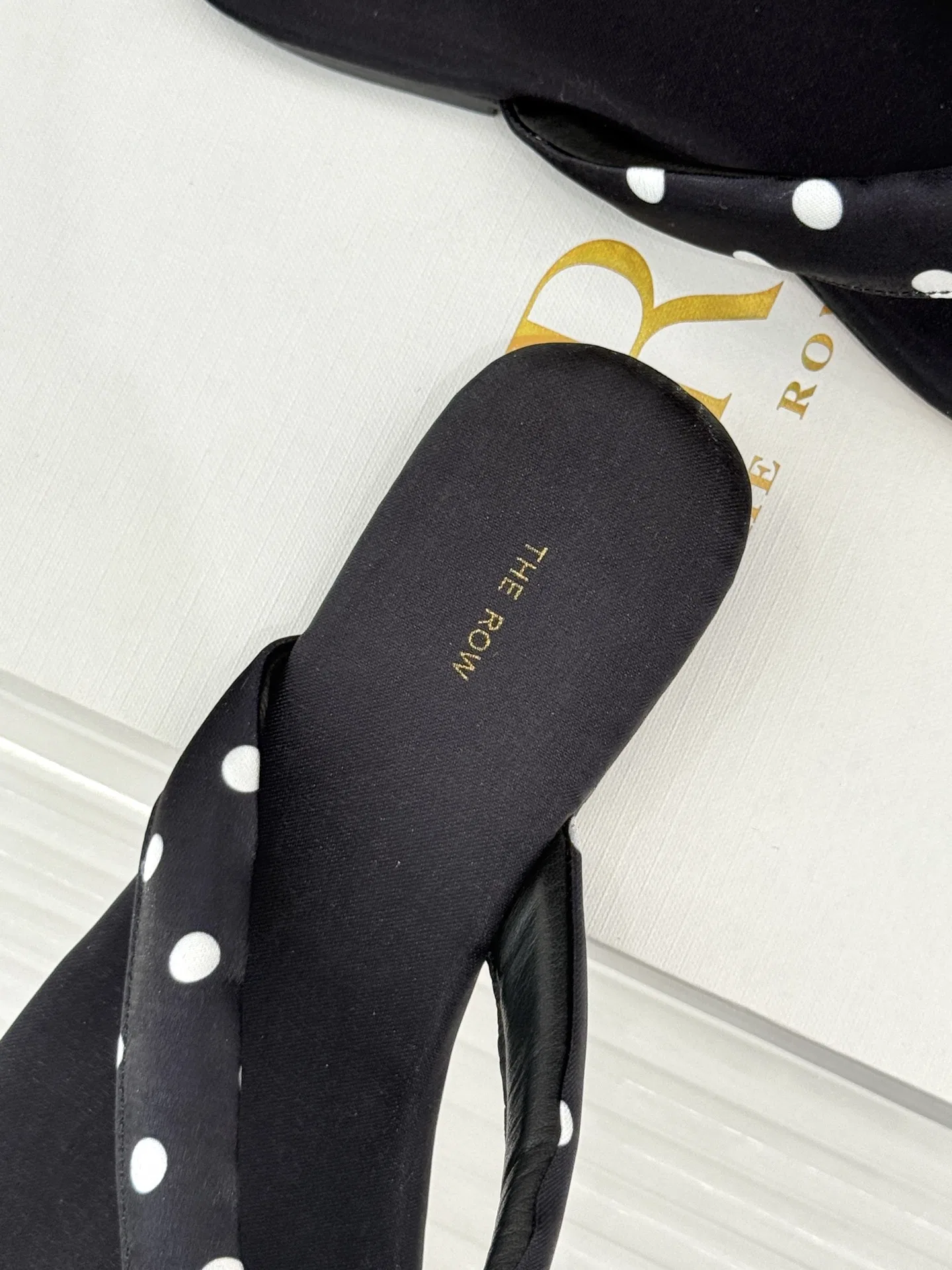 THEROW 27FW UEFHQNF 002 쪼리 8
