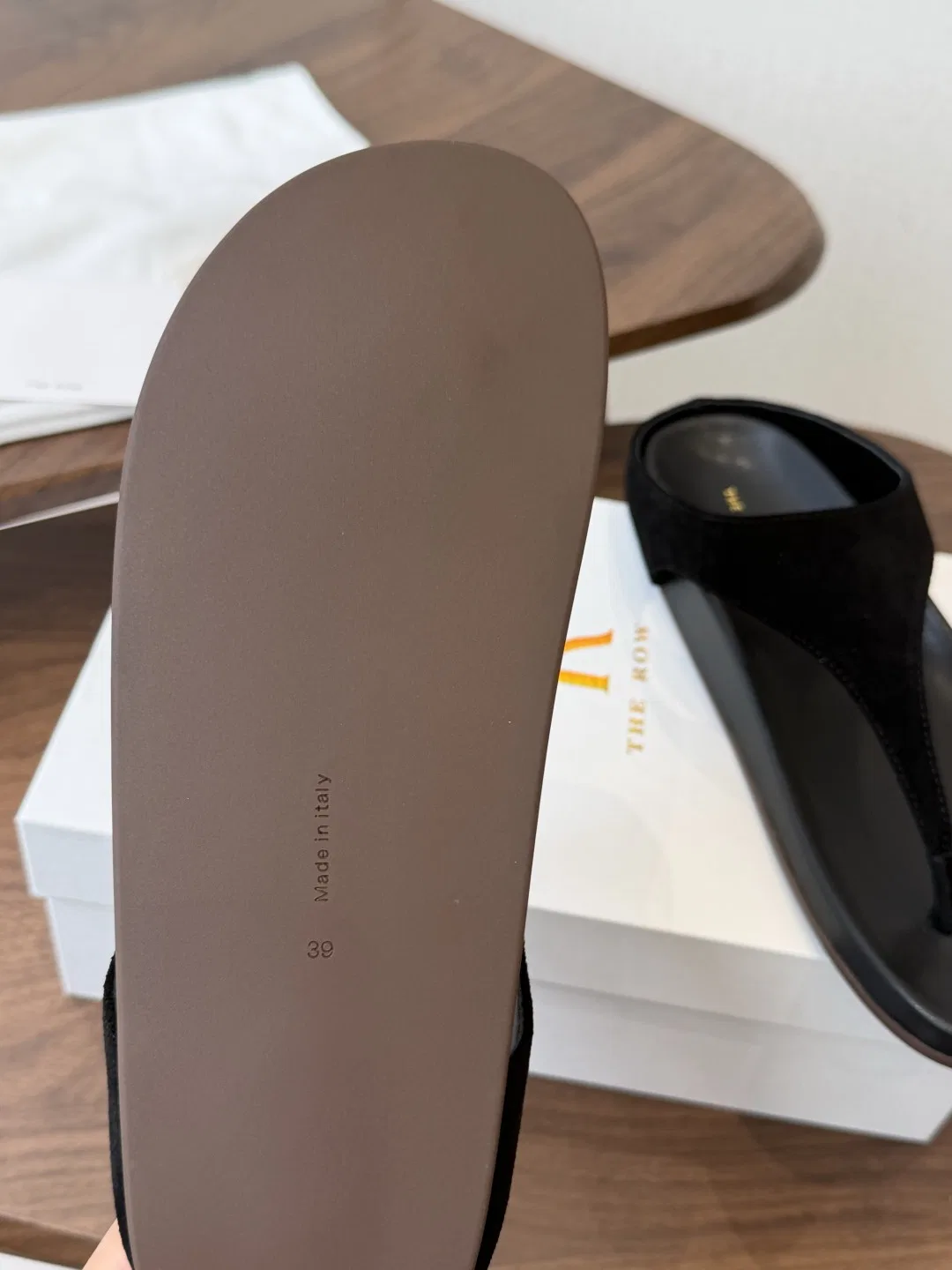 THEROW 27FW UEFHQNF 008 쪼리 9
