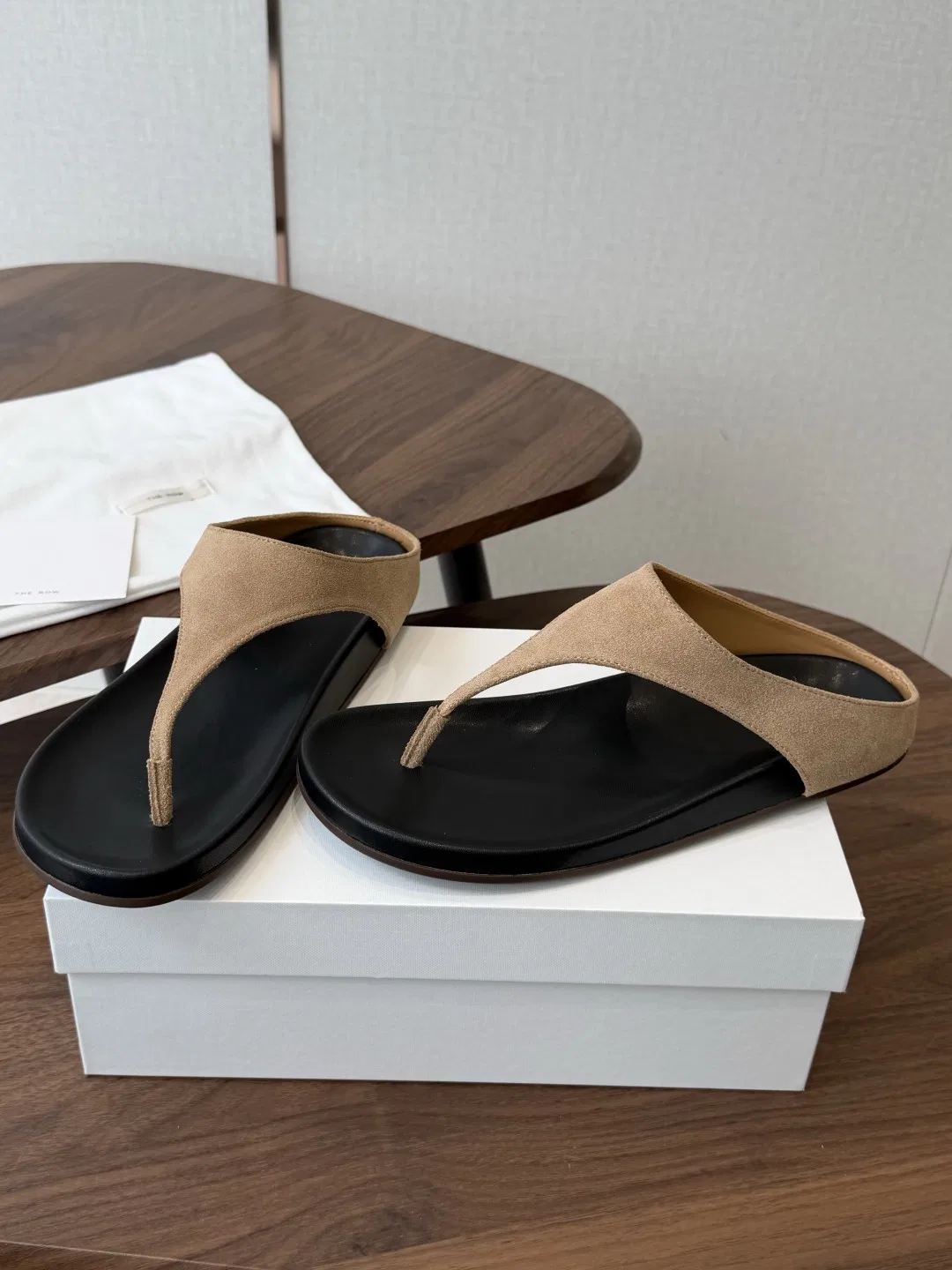 THEROW 27FW UEFHQNF 008 쪼리 12