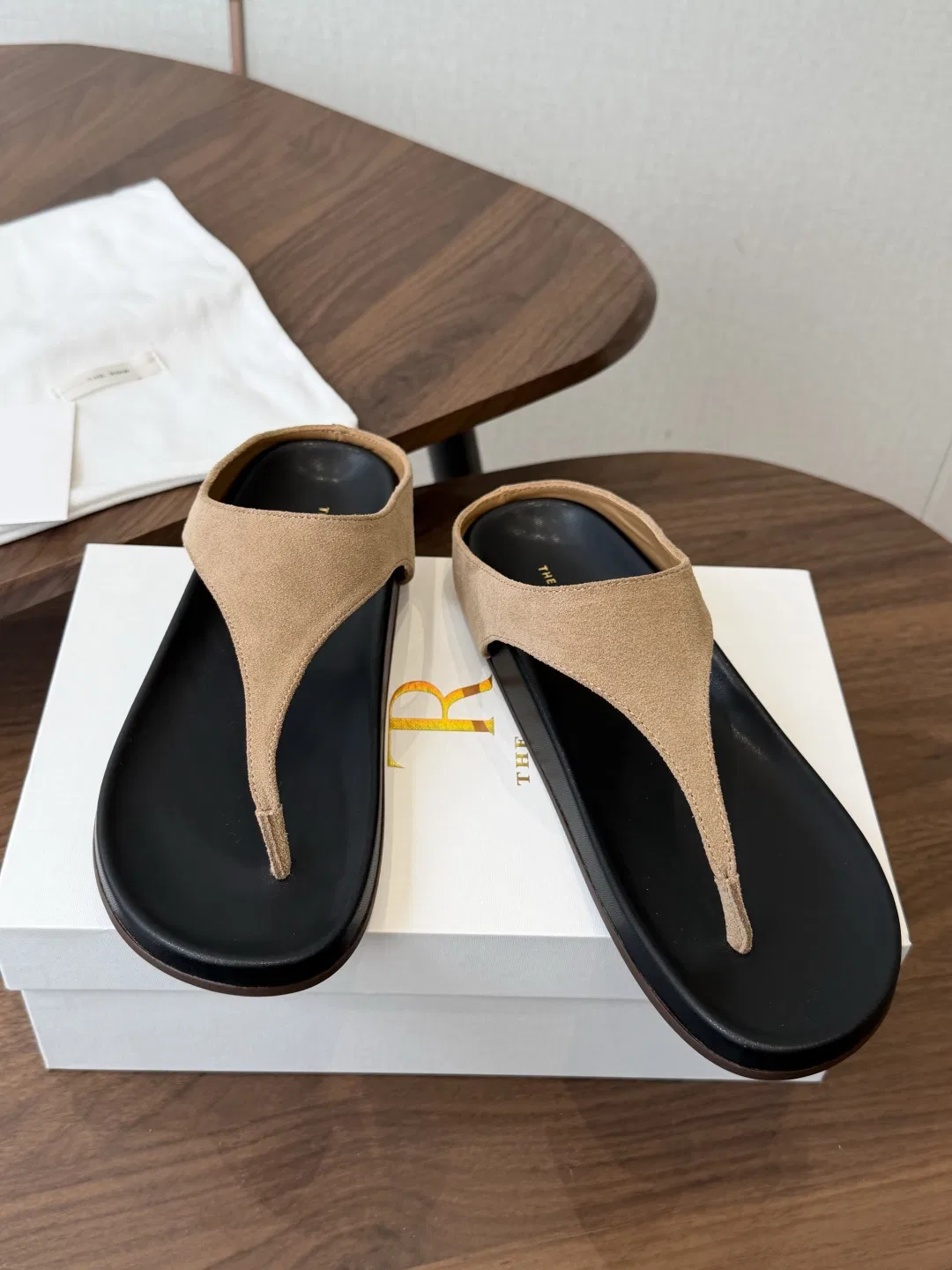 THEROW 27FW UEFHQNF 008 쪼리 13