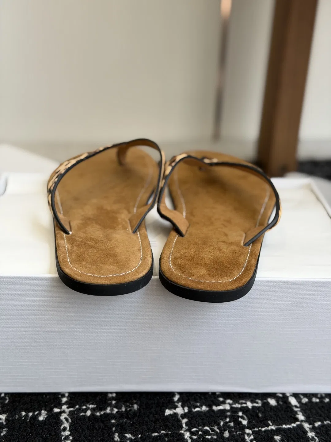 THEROW 27FW ZJUQOUM 001 쪼리 26