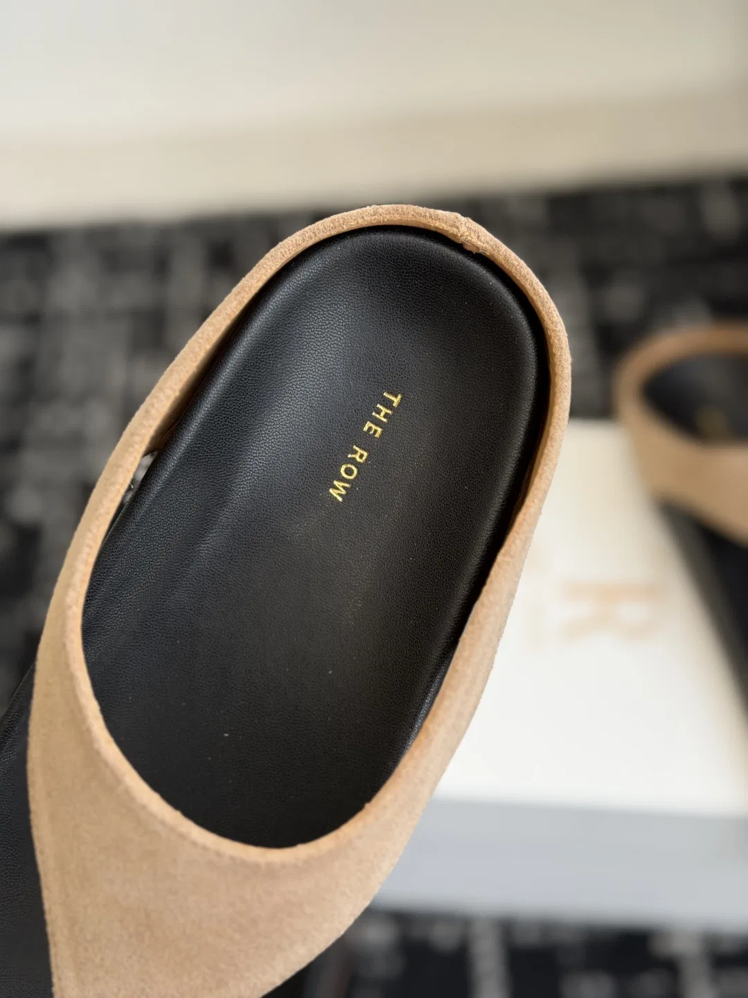 THEROW 27FW ZJUQOUM 002 쪼리 7