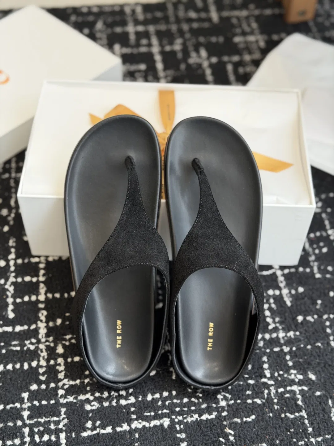 THEROW 27FW ZJUQOUM 002 쪼리 12
