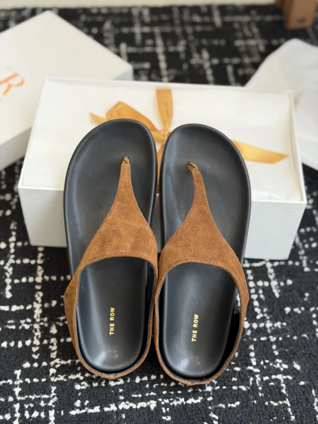 THEROW 27FW ZJUQOUM 002 쪼리 21