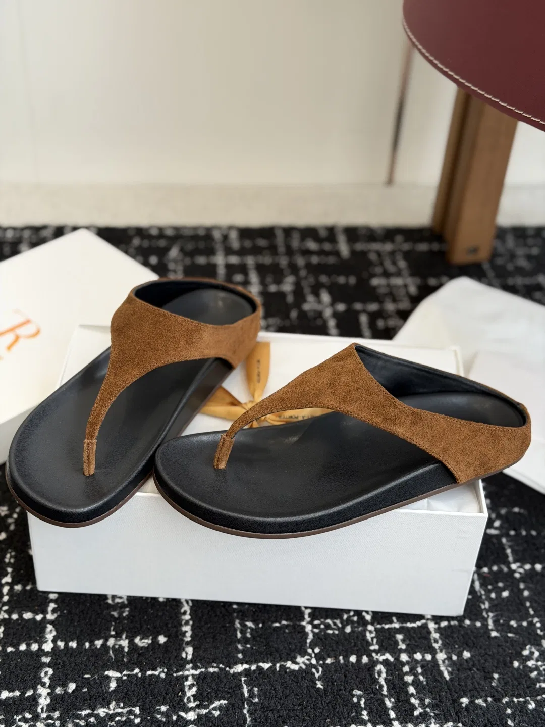 THEROW 27FW ZJUQOUM 002 쪼리 22