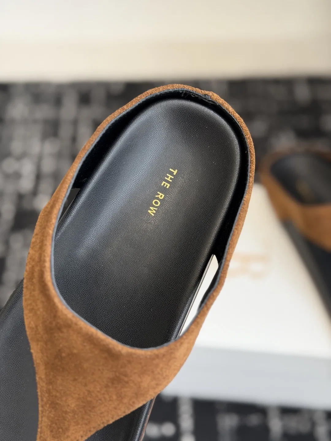 THEROW 27FW ZJUQOUM 002 쪼리 25