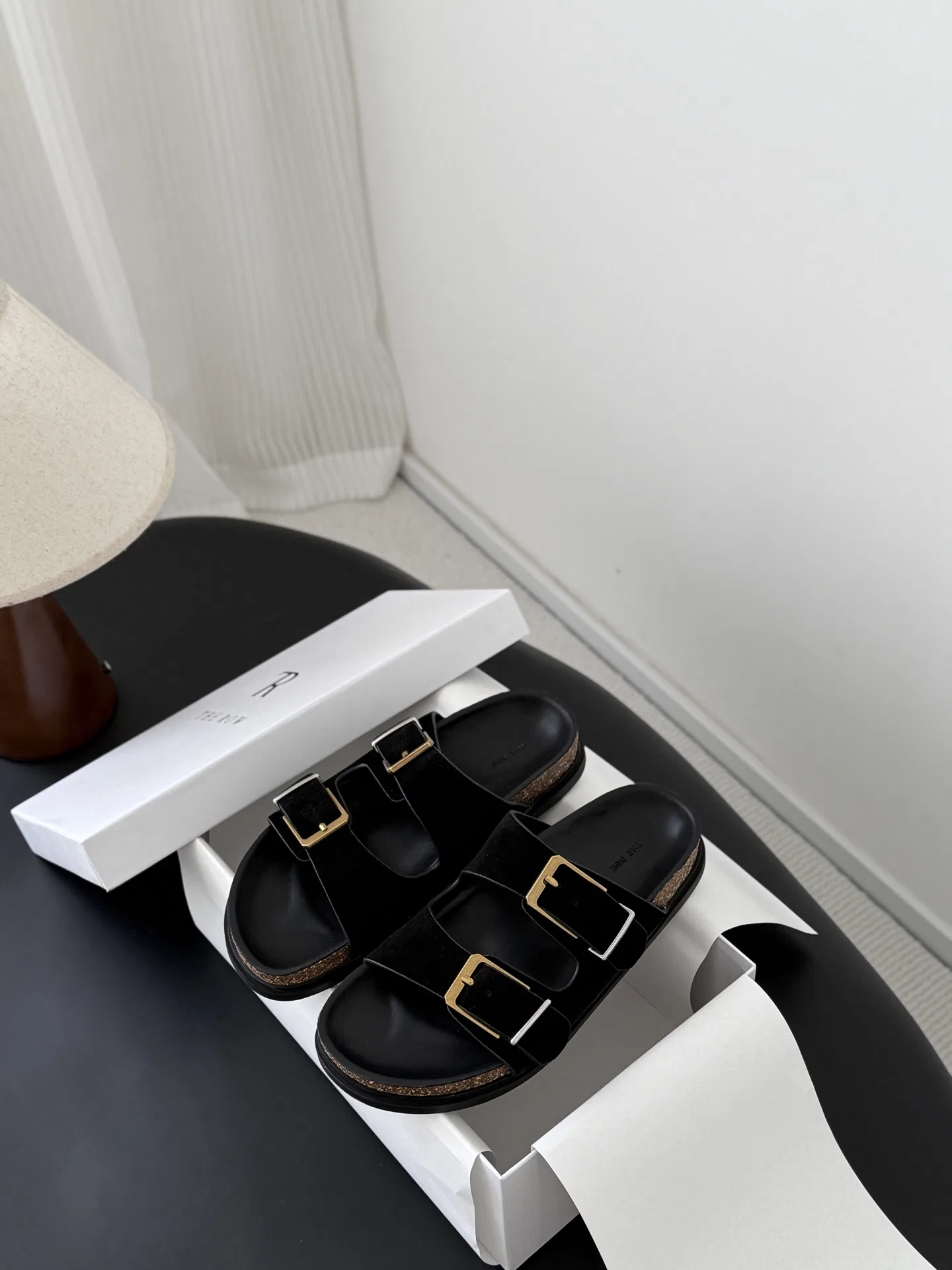 THEROW 27FW ZJUQOUM 003 샌들 8