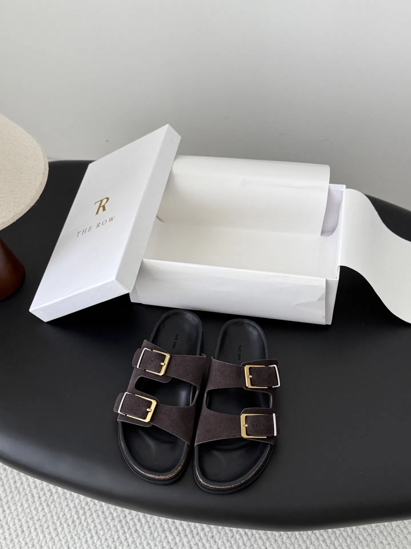 THEROW 27FW ZJUQOUM 003 샌들 9