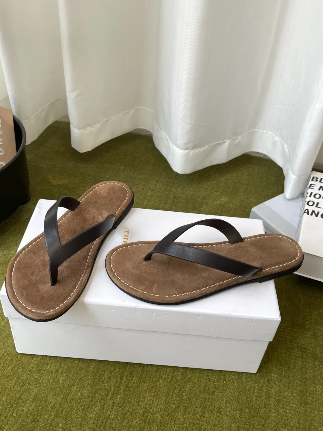 THEROW 27FW ZJUQOUM 004 쪼리 9