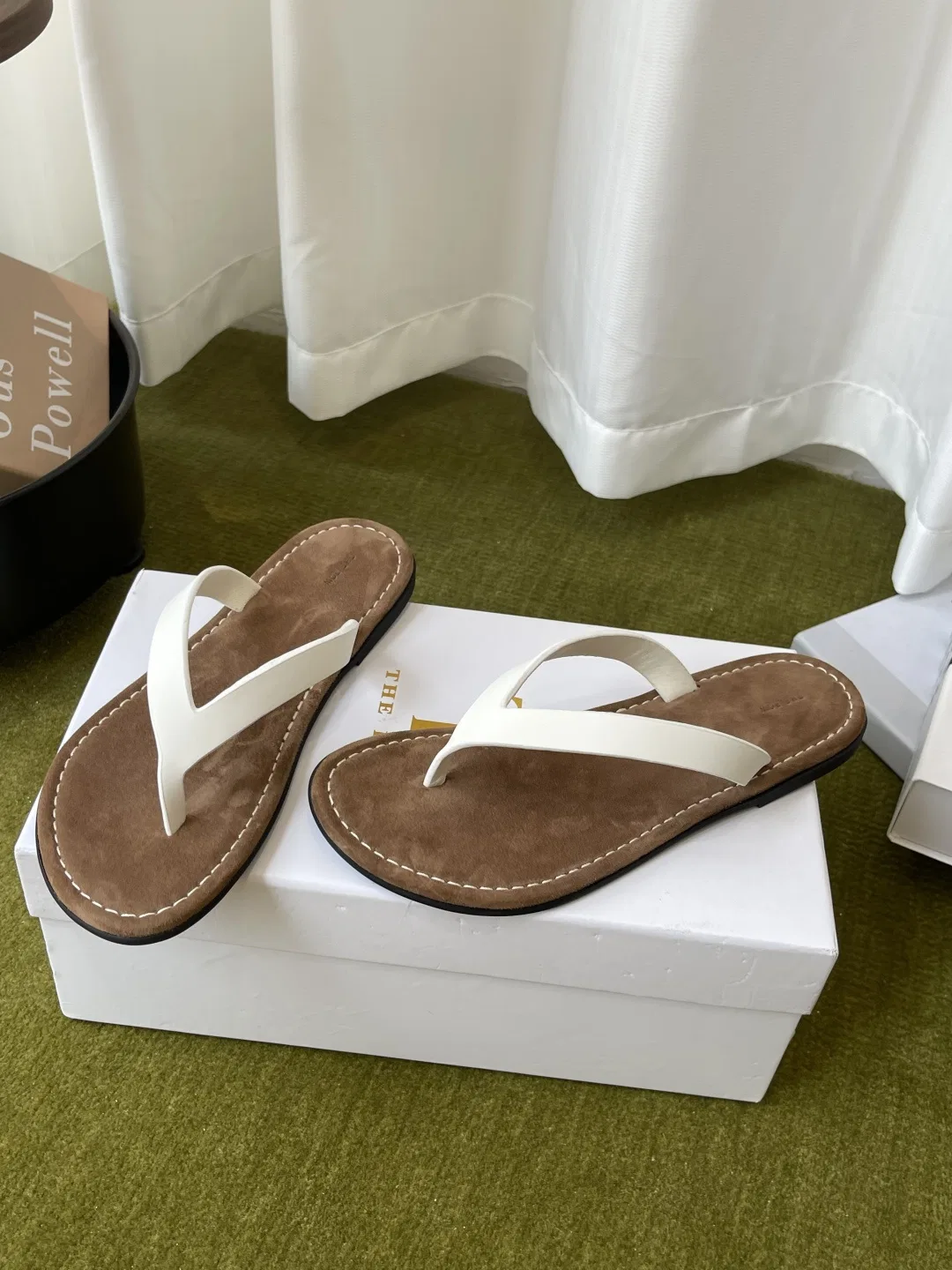 THEROW 27FW ZJUQOUM 004 쪼리 18
