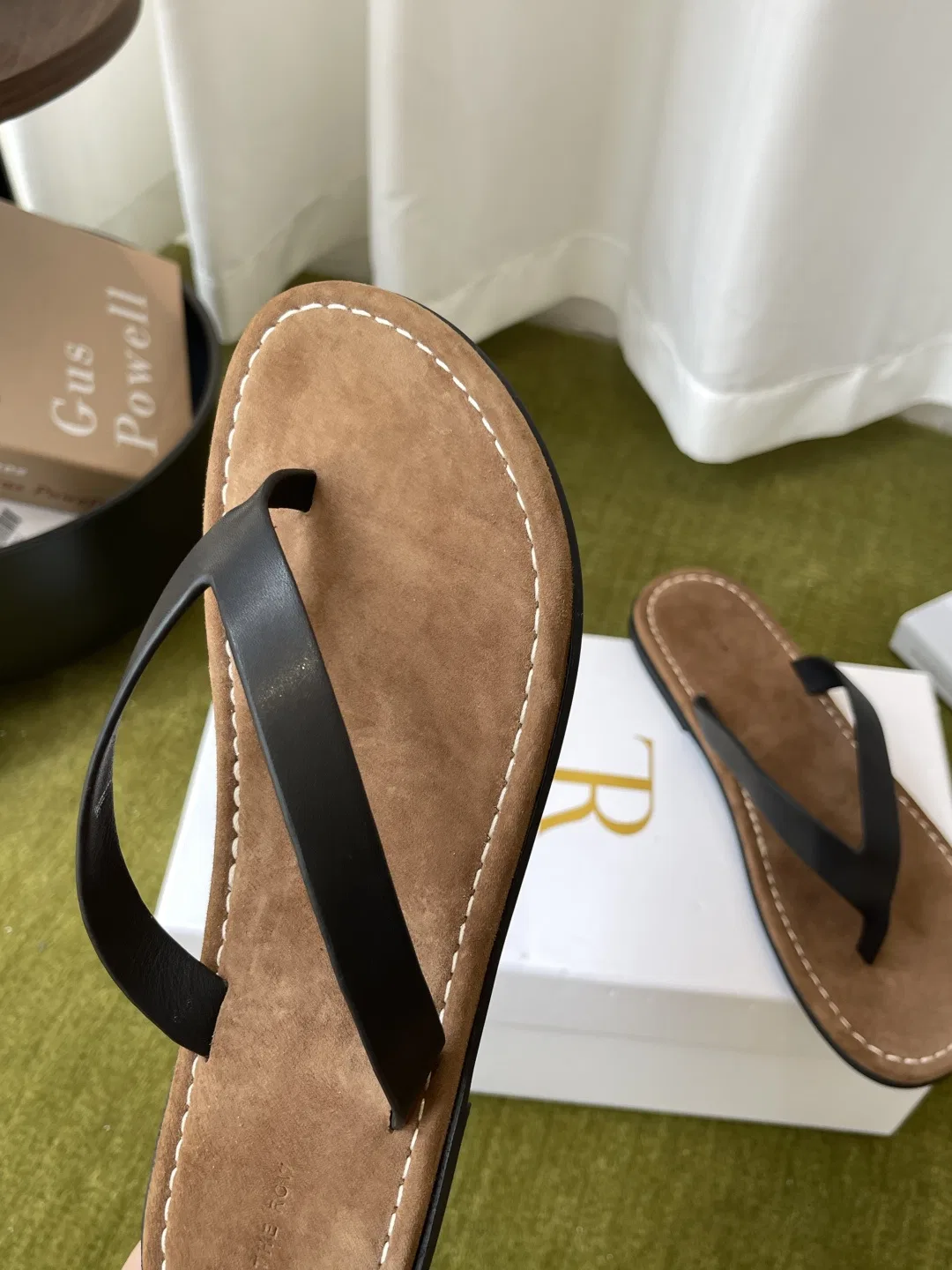 THEROW 27FW ZJUQOUM 004 쪼리 24