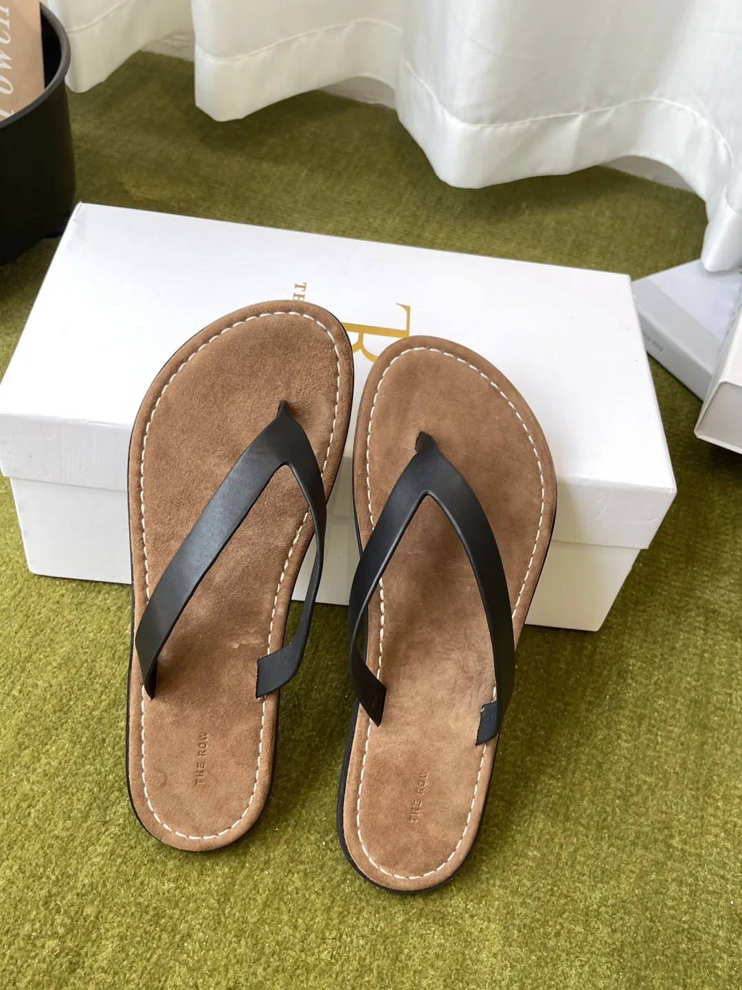 THEROW 27FW ZJUQOUM 004 쪼리 25