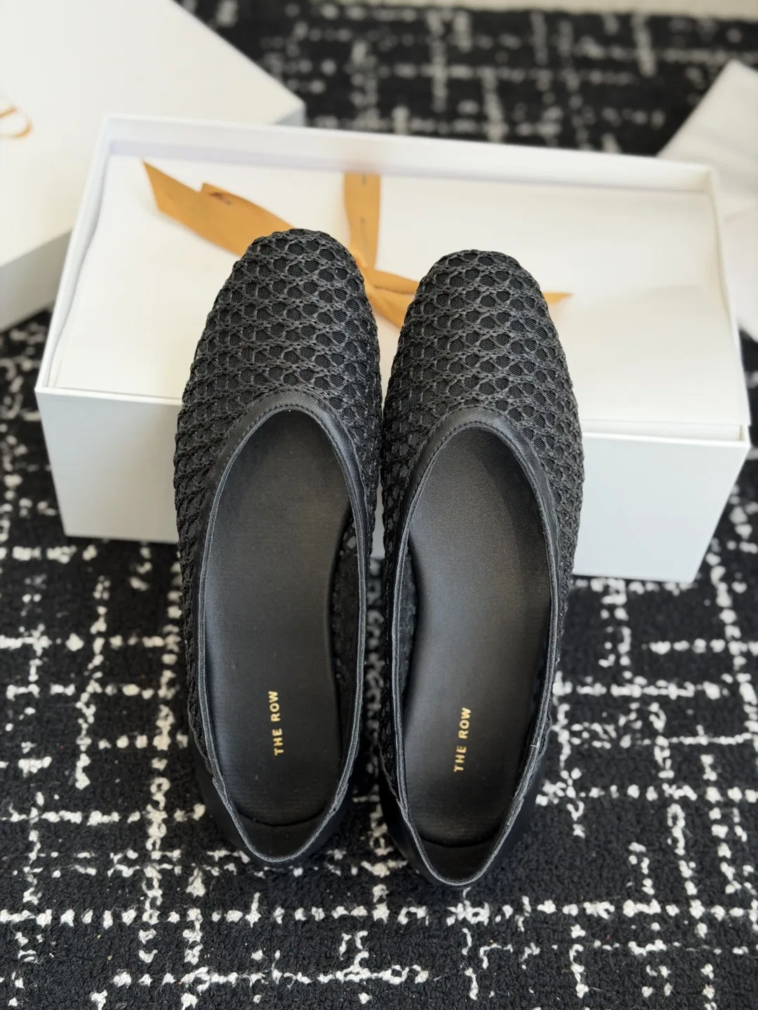 THEROW 27FW ZJUQOUM 005 플랫슈즈 12