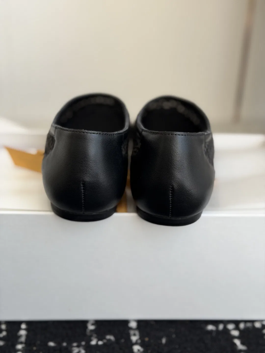 THEROW 27FW ZJUQOUM 005 플랫슈즈 17