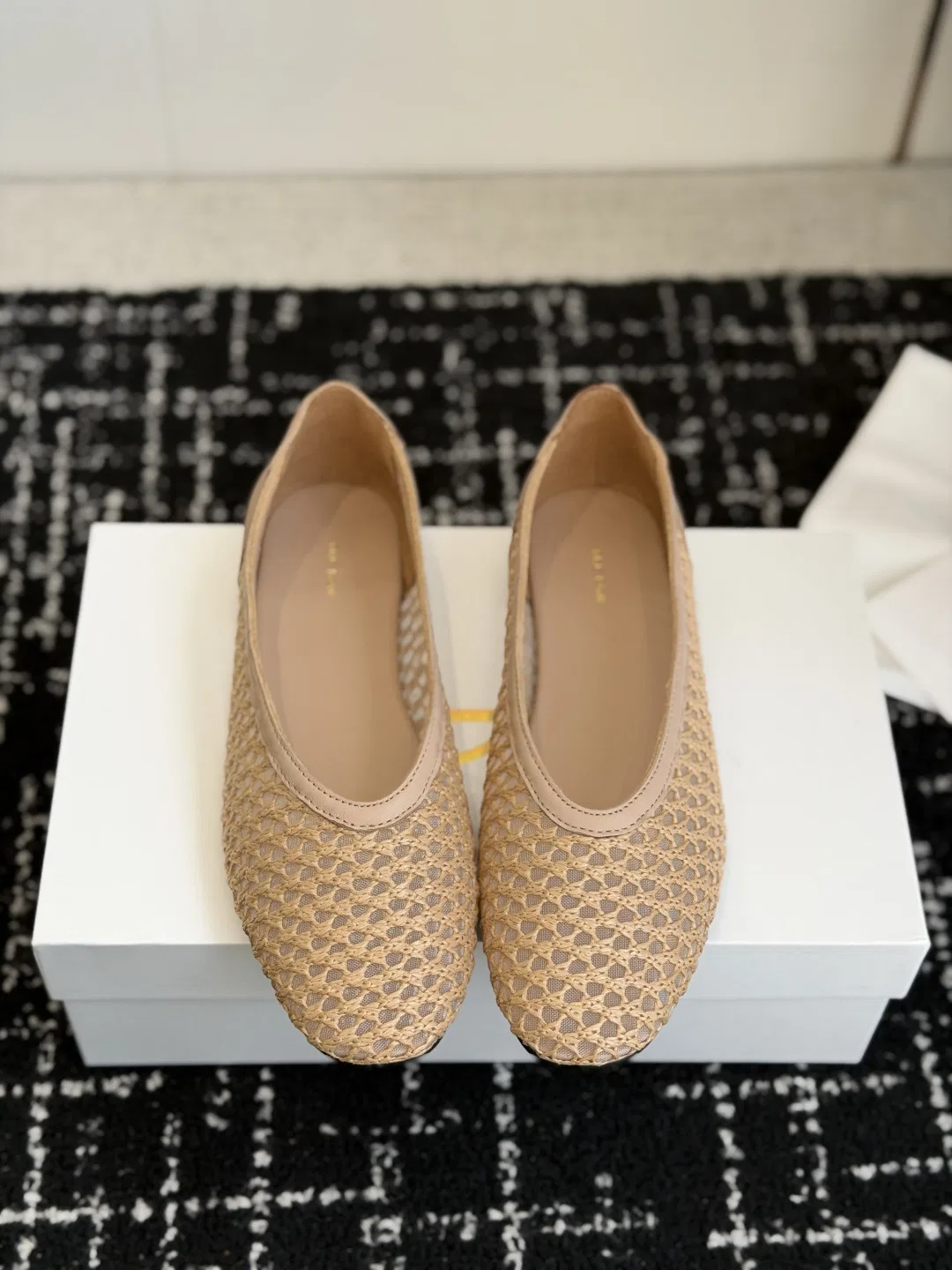 THEROW 27FW ZJUQOUM 005 플랫슈즈 19