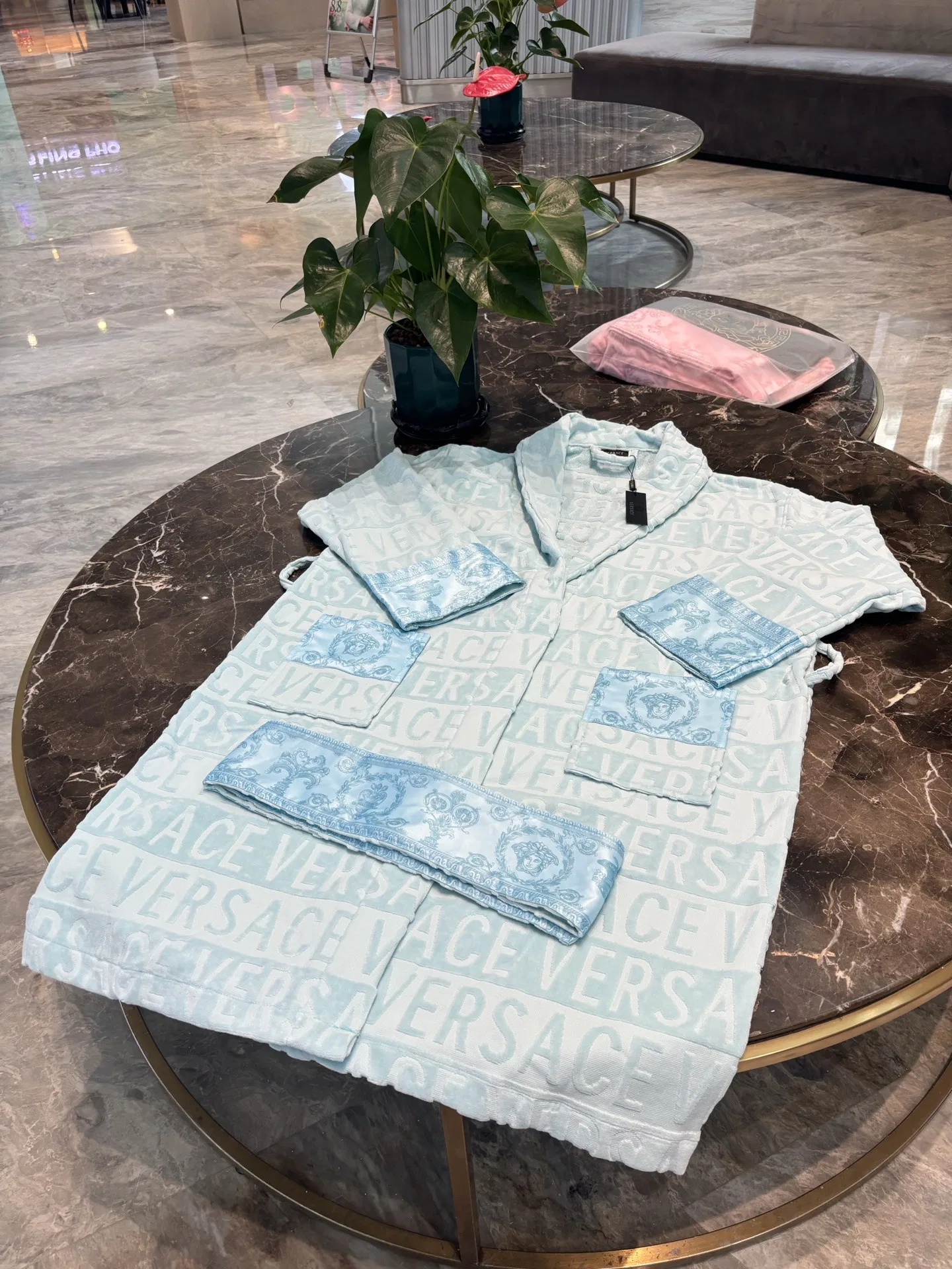 VER 27FW VPRFPGY 001 가운 19