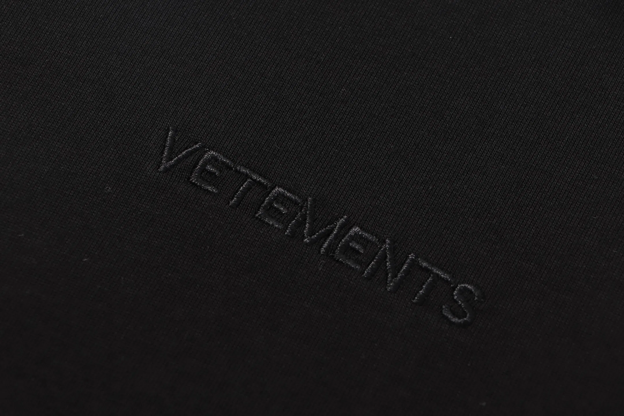 VETEMENTS 27FW GYYOCNS 002 반팔티셔츠 11