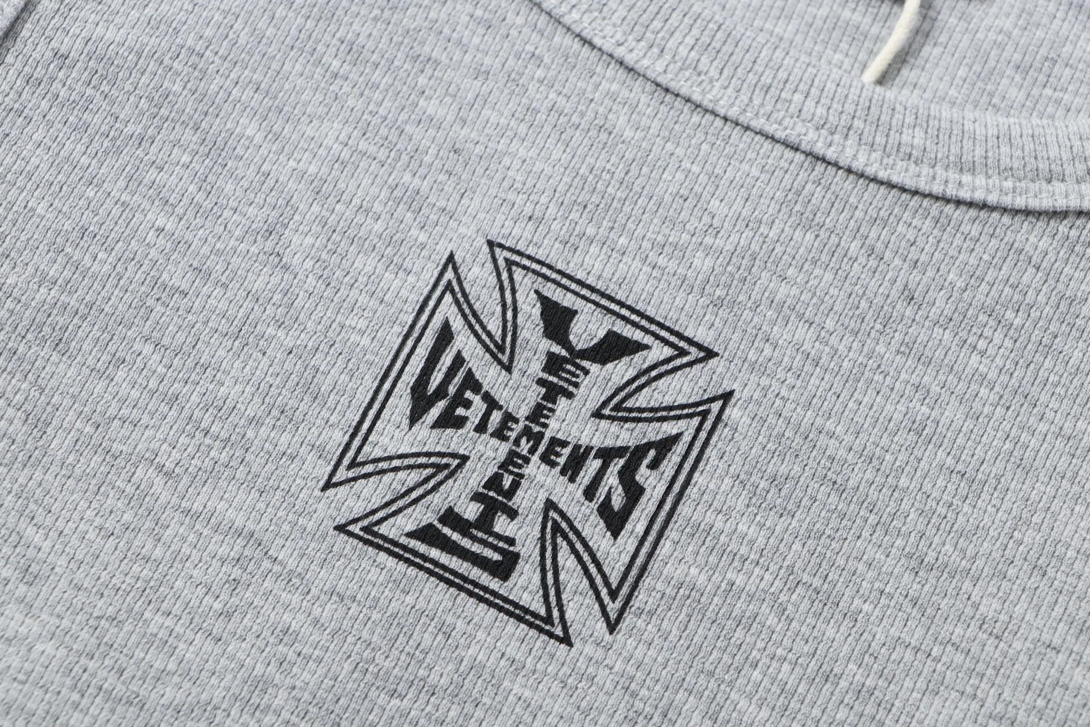 VETEMENTS 27FW GYYOCNS 006 나시 11