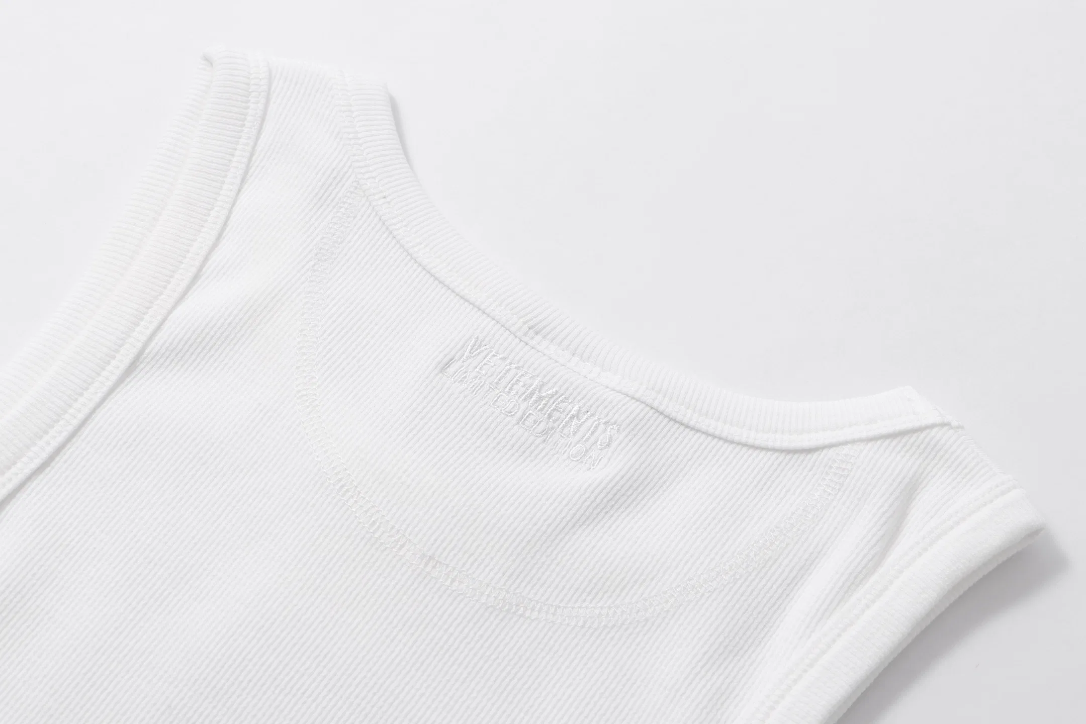 VETEMENTS 27FW GYYOCNS 006 나시 23