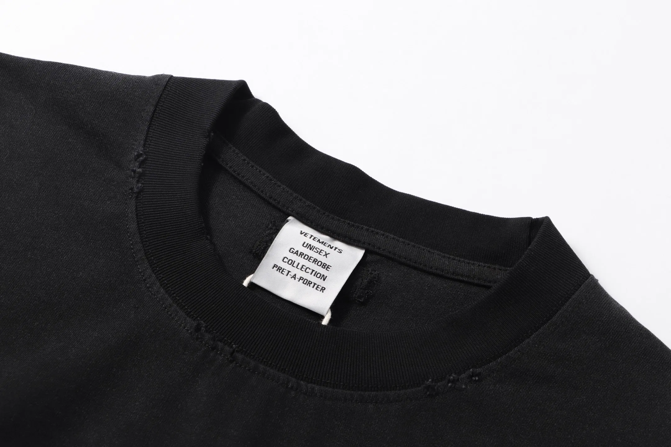 VETEMENTS 27FW GYYOCNS 008 반팔티셔츠 10