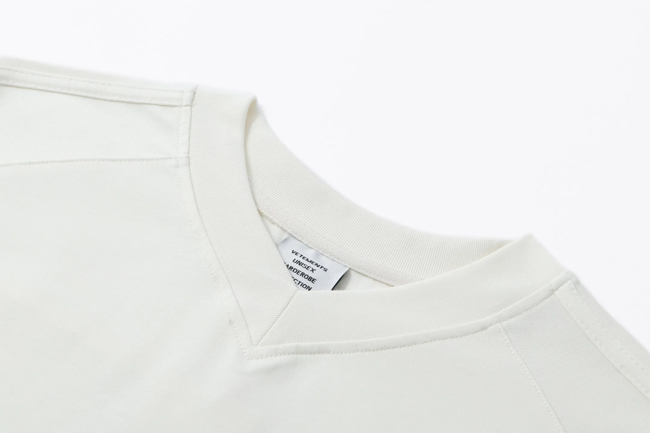VETEMENTS 27FW GYYOCNS 009 반팔티셔츠 10