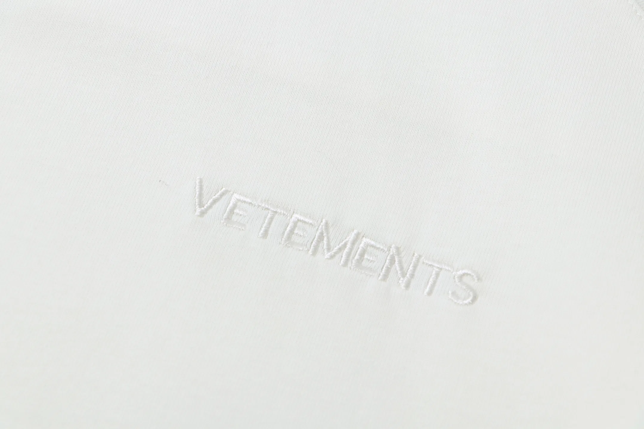 VETEMENTS 27FW GYYOCNS 009 반팔티셔츠 11
