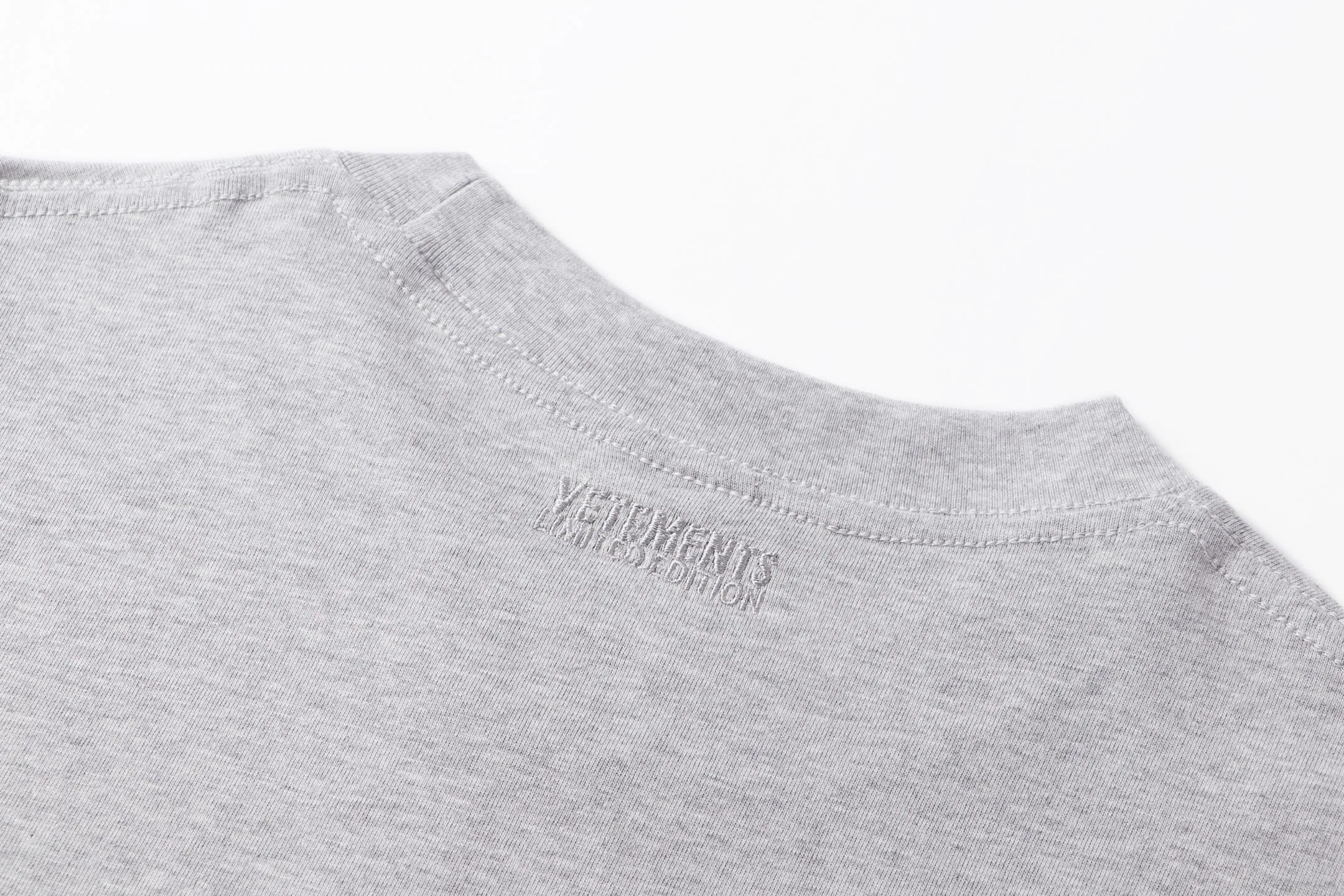 VETEMENTS 27FW GYYOCNS 016 반팔티셔츠 7