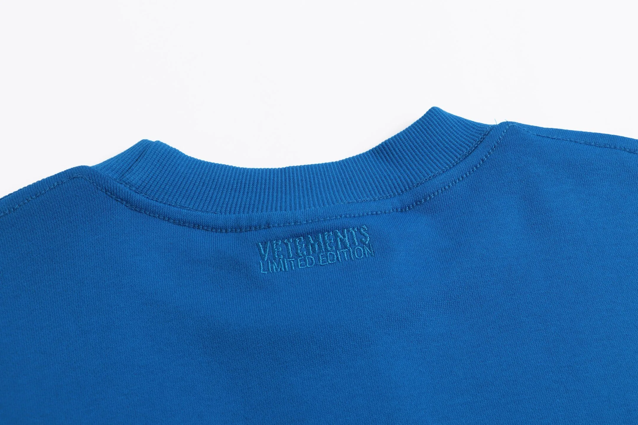 VETEMENTS 27FW GYYOCNS 020 맨투맨 7