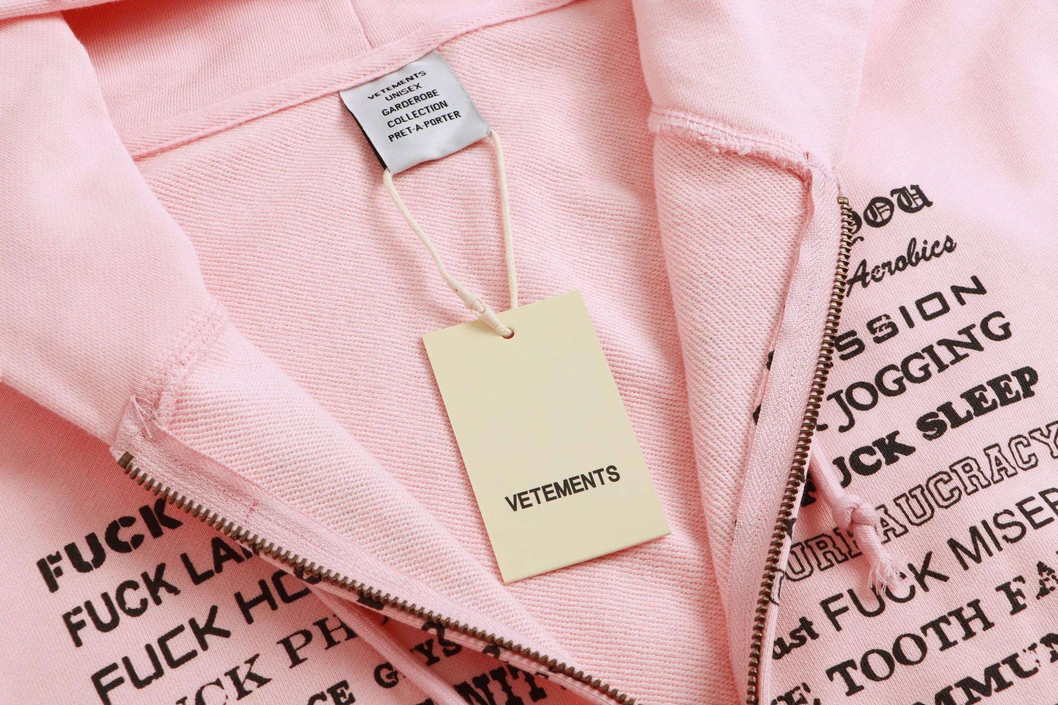 VETEMENTS 27FW GYYOCNS 030 집업후드 11