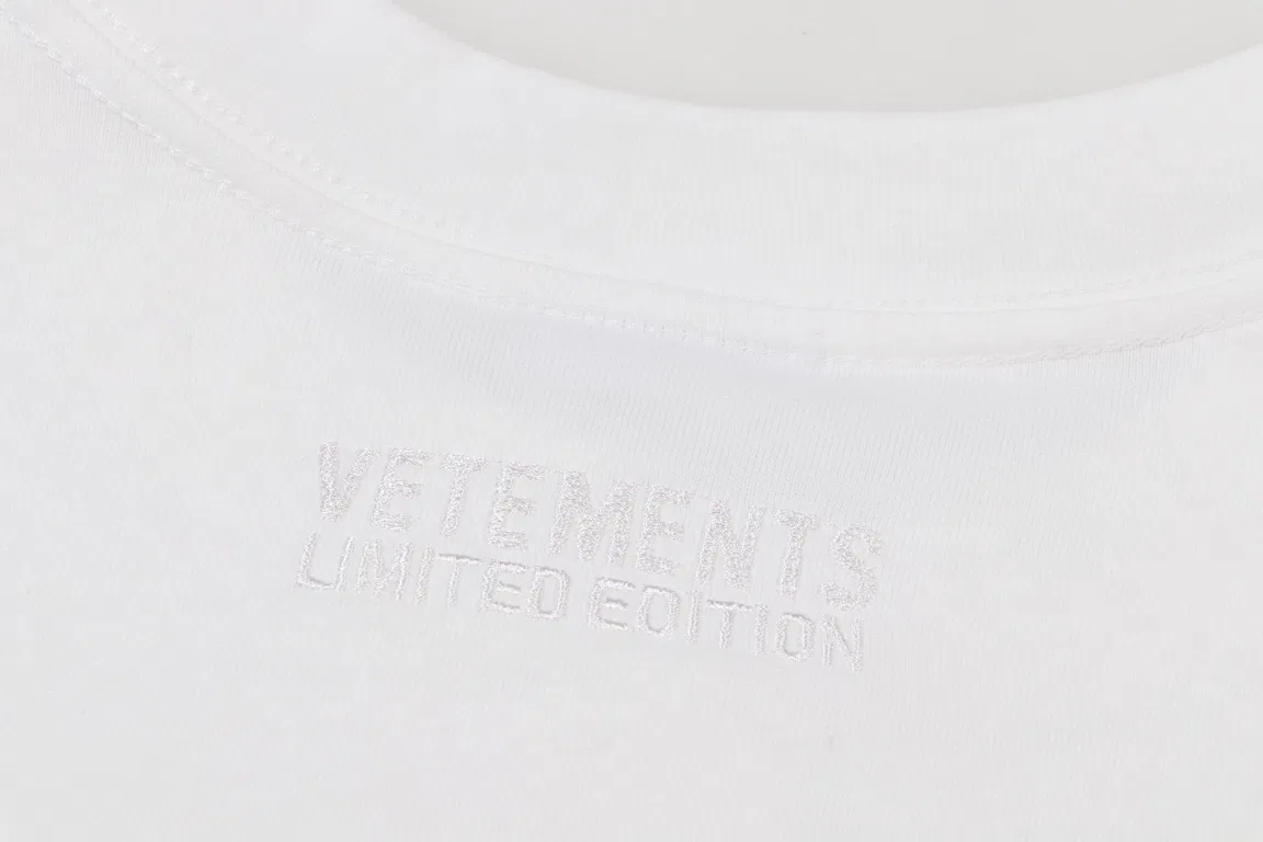 VETEMENTS 27FW GYYOCNS 033 반팔티셔츠 7