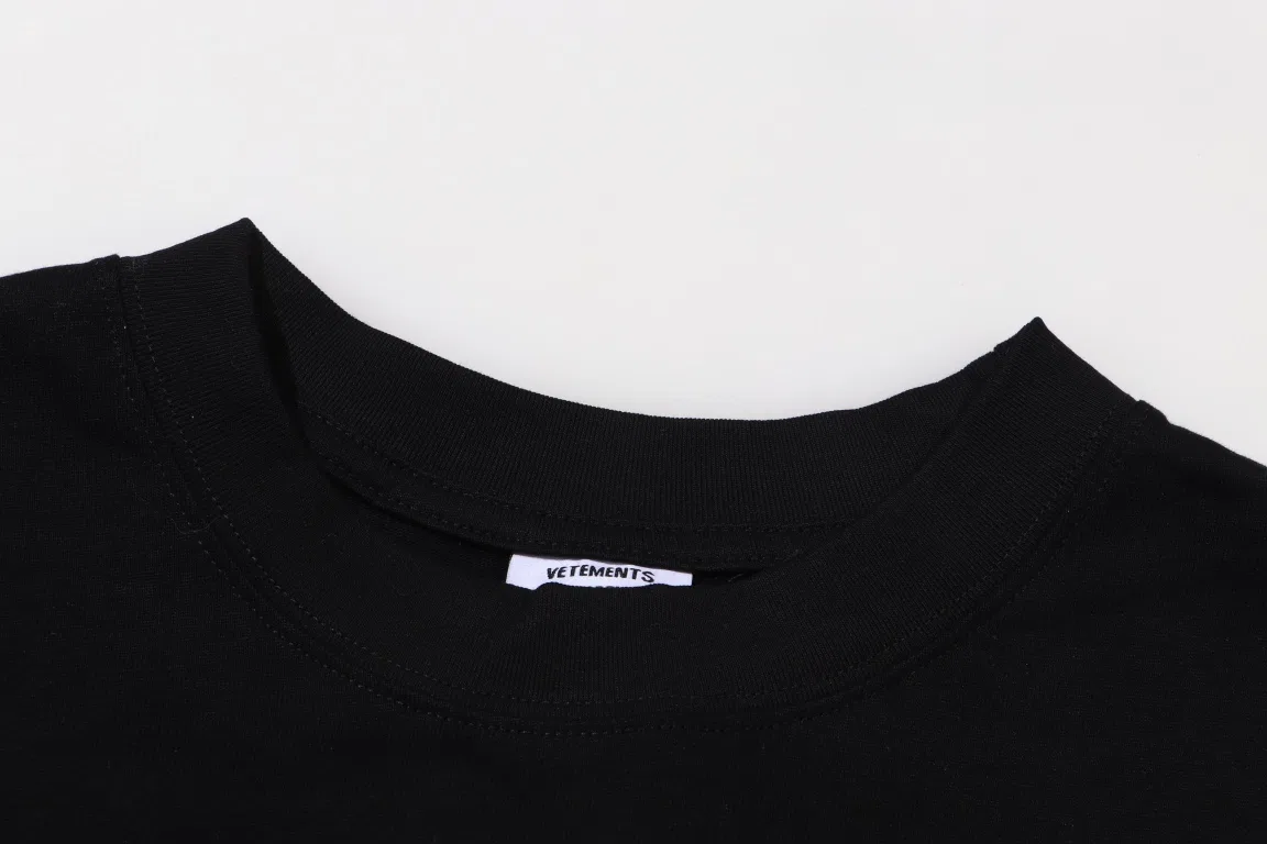 VETEMENTS 27FW GYYOCNS 033 반팔티셔츠 10