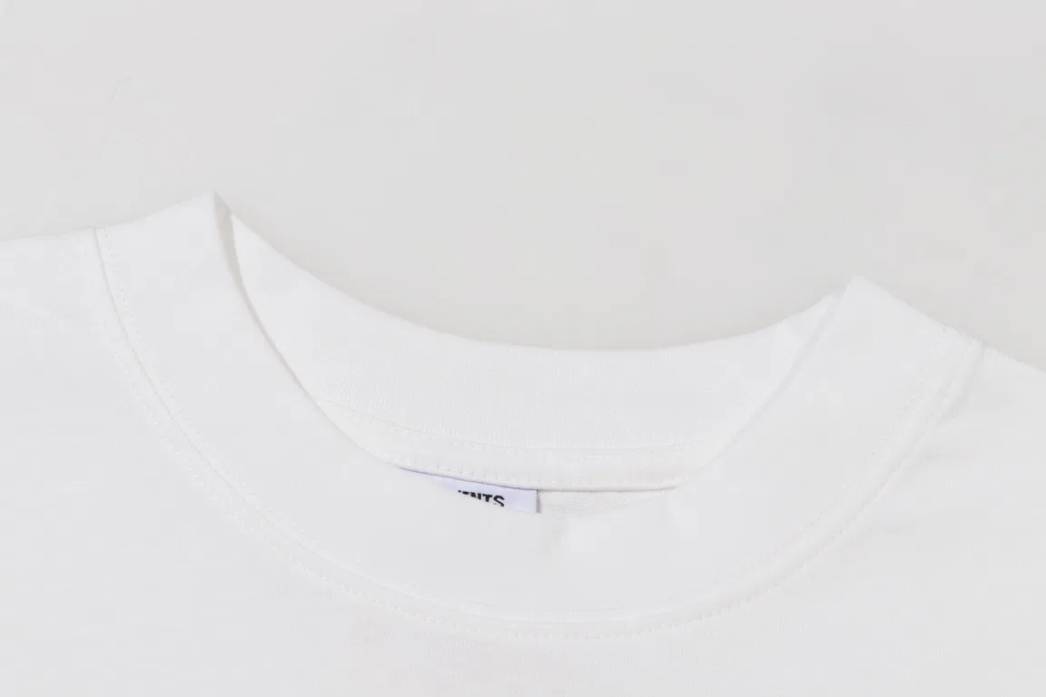 VETEMENTS 27FW GYYOCNS 034 반팔티셔츠 8